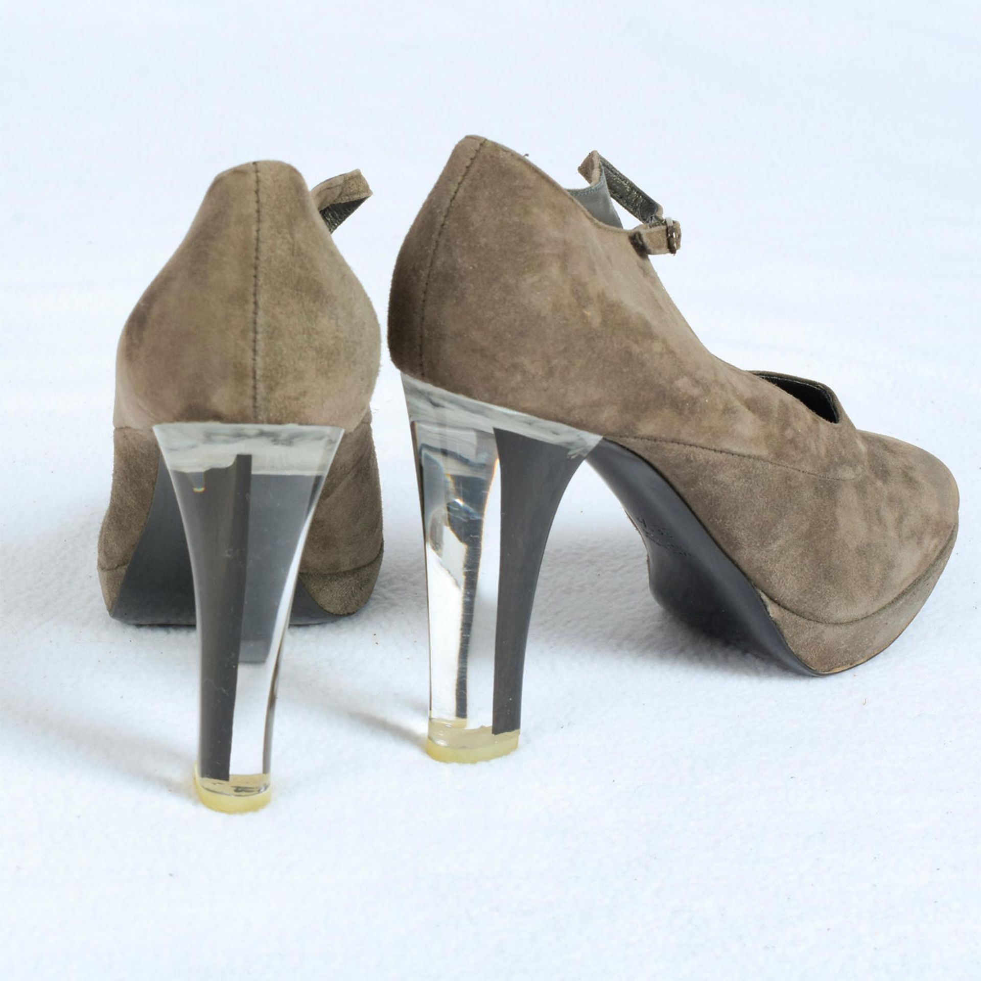Pair of Nina Ricci Clear Heel Pumps - Image 3 of 6