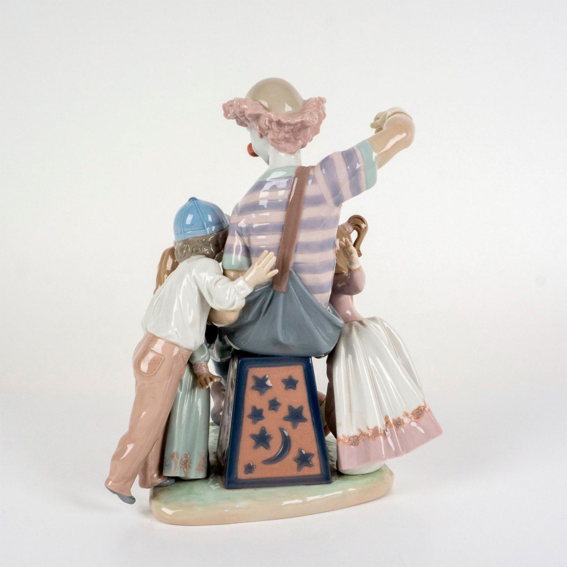 Lladro Porcelain Figurine The Magic of Laughter 1005771 - Image 2 of 4