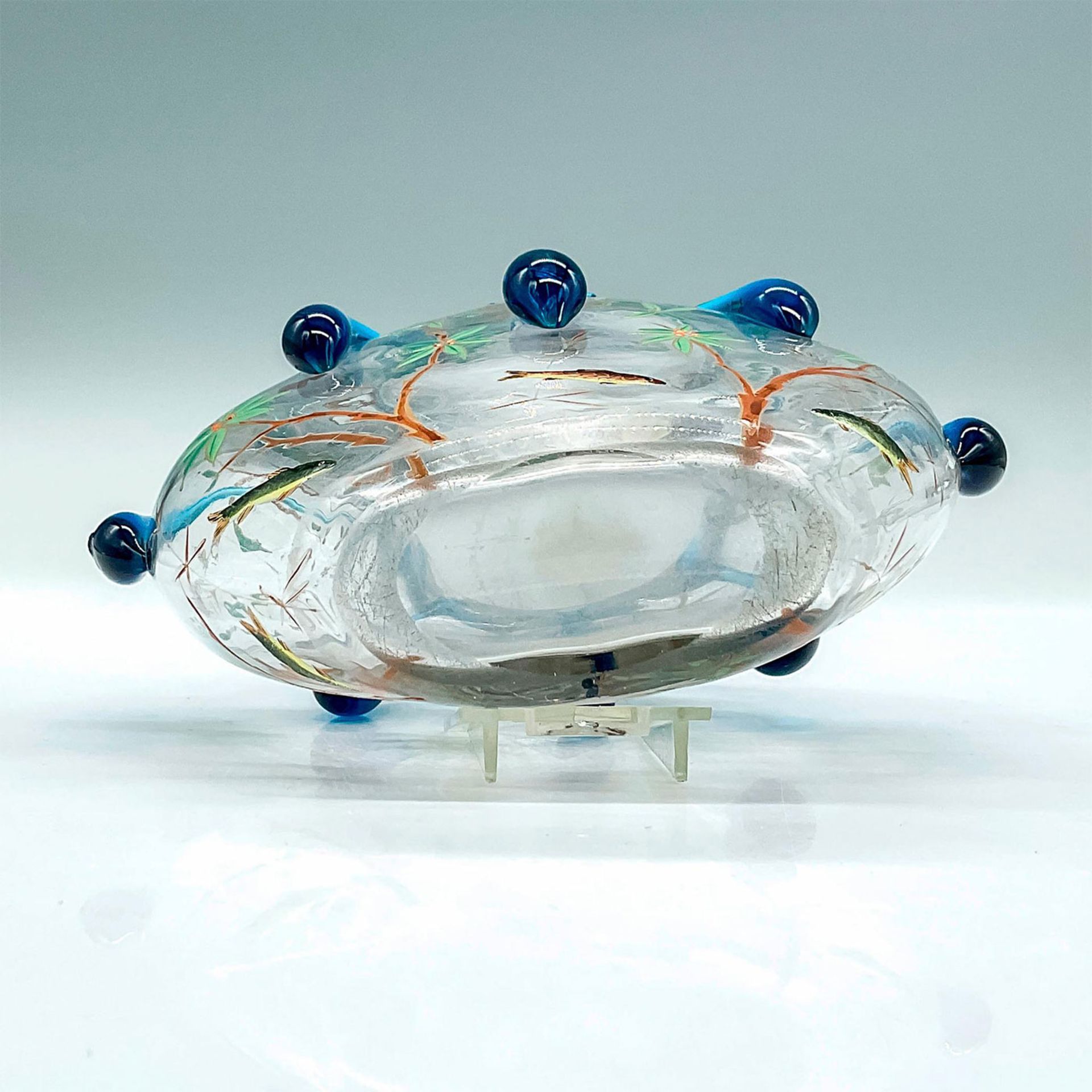 Art Glass Vase, Swimming Fish - Image 3 of 3