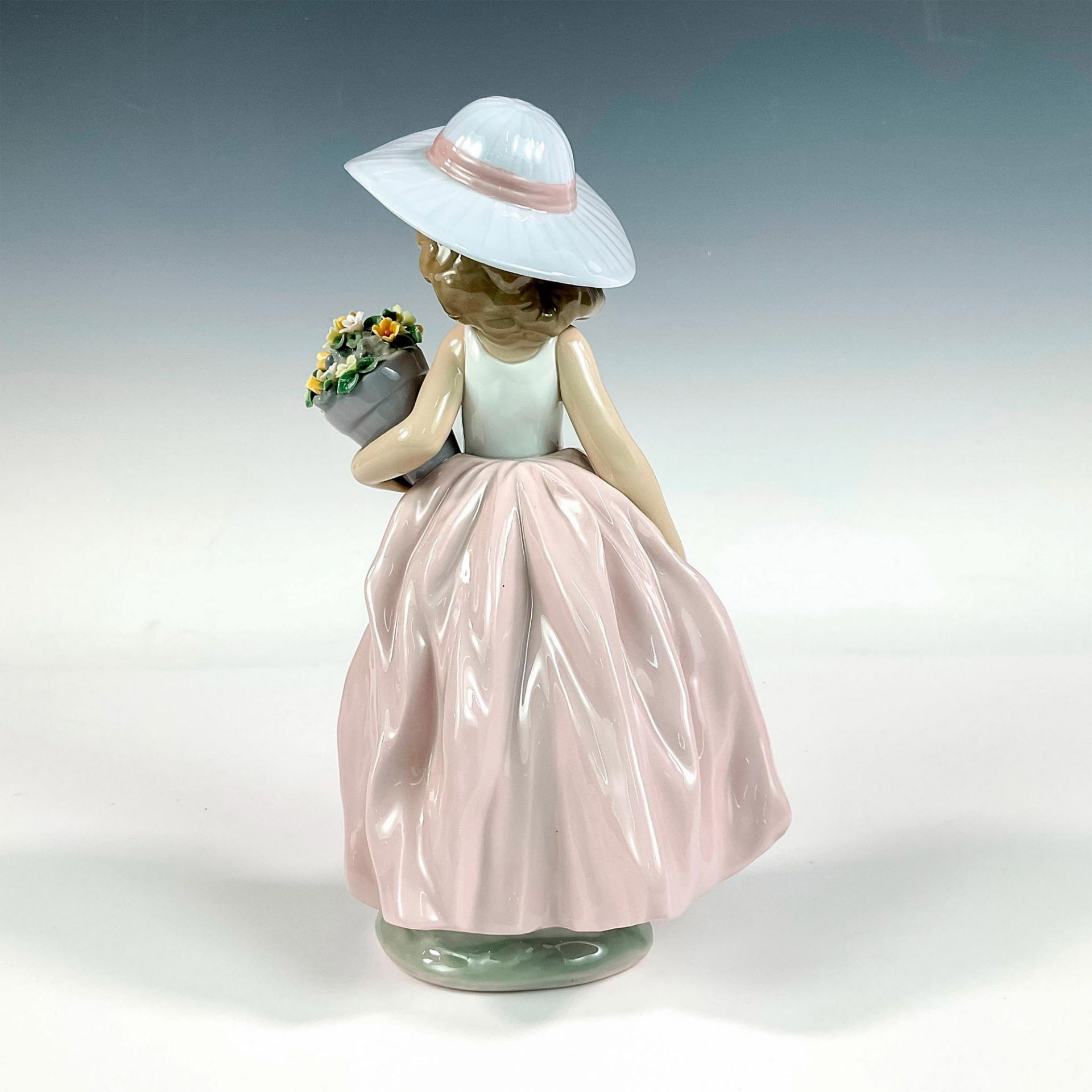 A Wish Come True 1007676 - Lladro Porcelain Figurine - Image 2 of 3