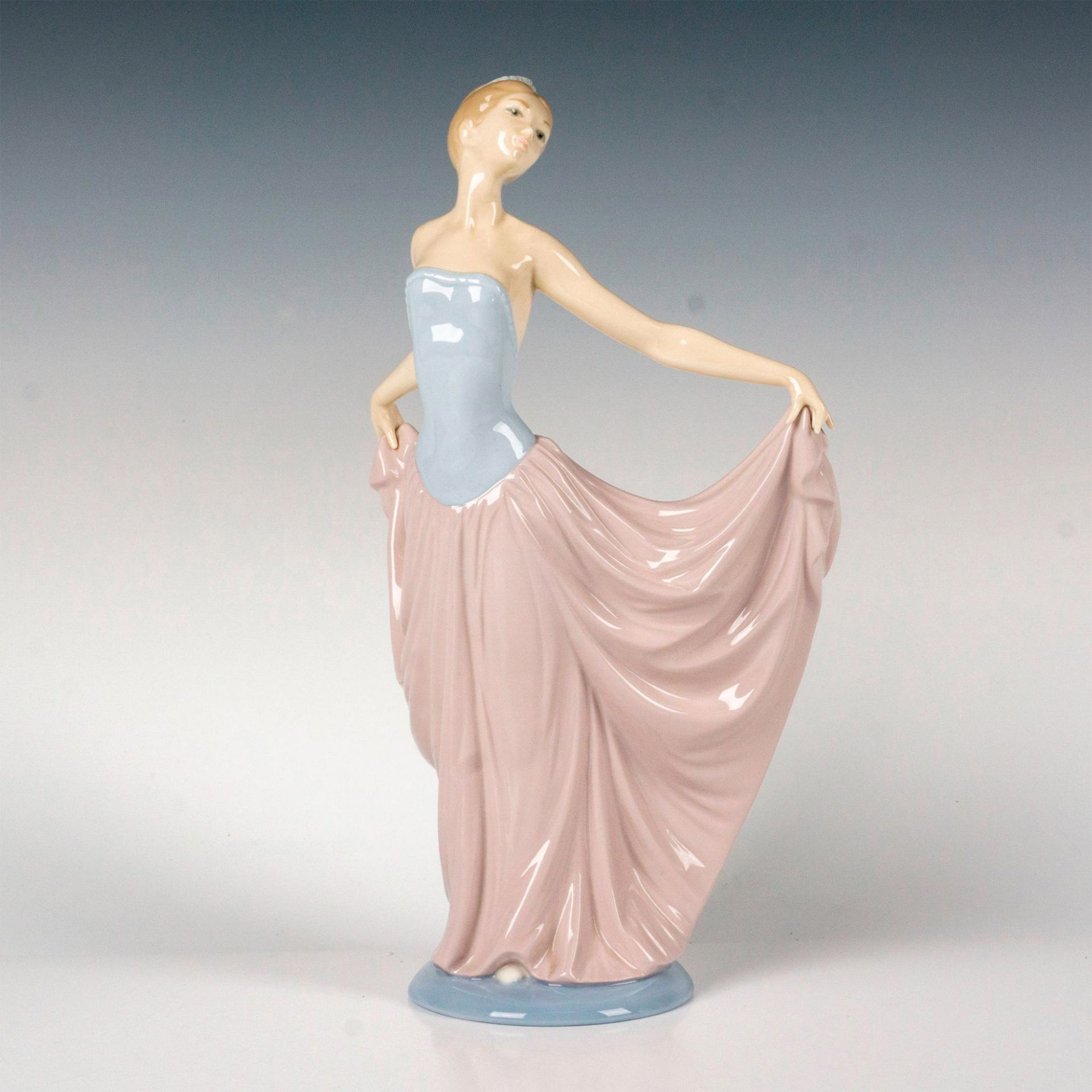 Dancer 1005050 - Lladro Porcelain Figurine