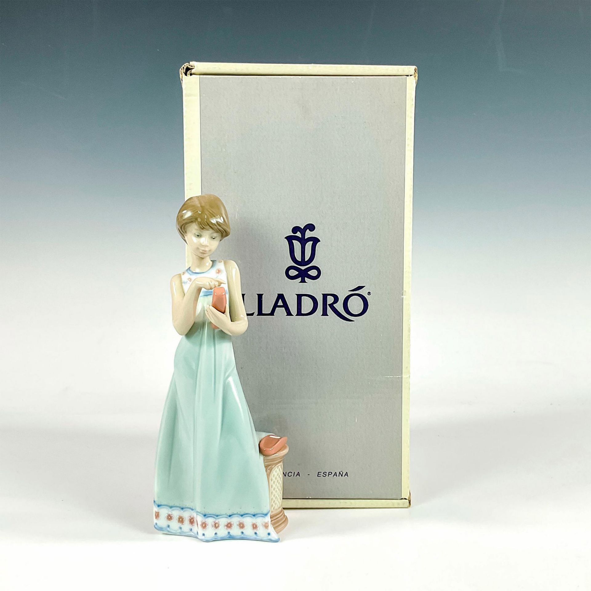 Calling A Friend 1005607 - Lladro Porcelain Figurine - Image 4 of 4