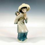 My Precious Bundle 1005123 - Lladro Porcelain Figurine