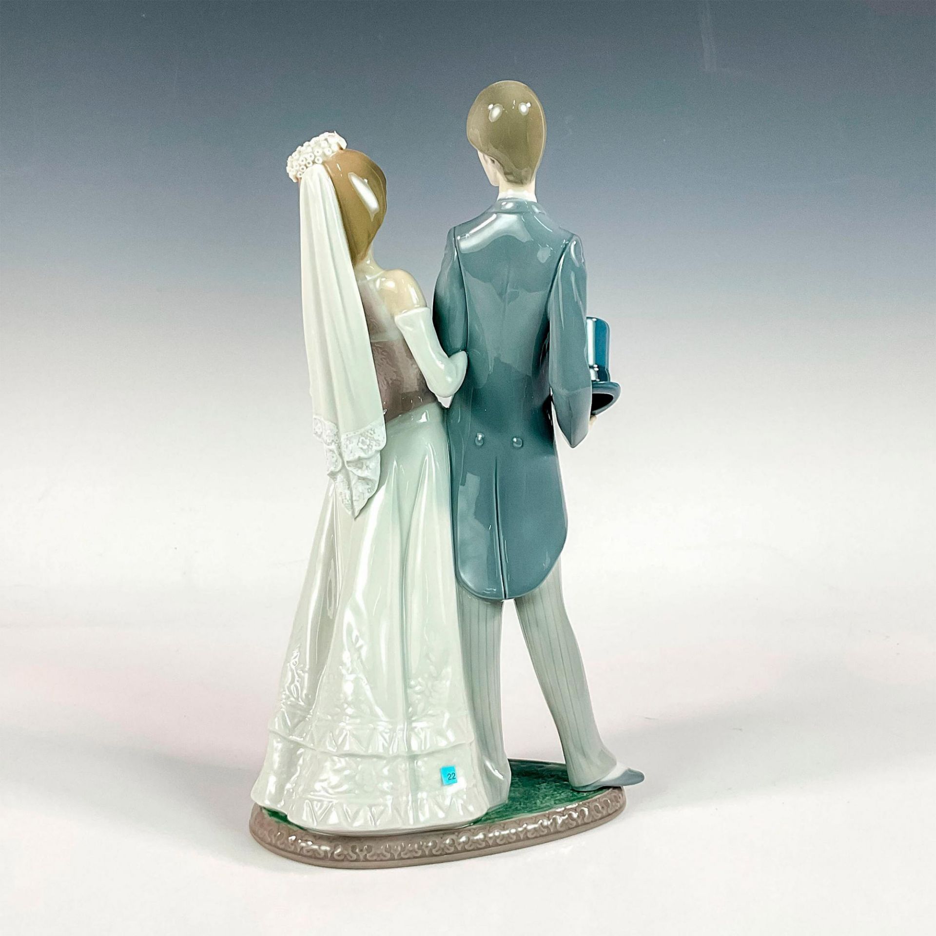 Matrimony 1001404 - Lladro Porcelain Figurine - Image 2 of 3