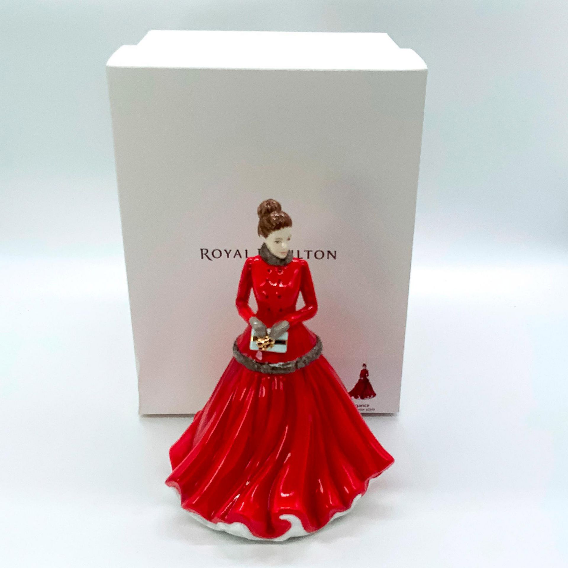 Winter Elegance HN5931 - Royal Doulton Figurine - Image 2 of 4