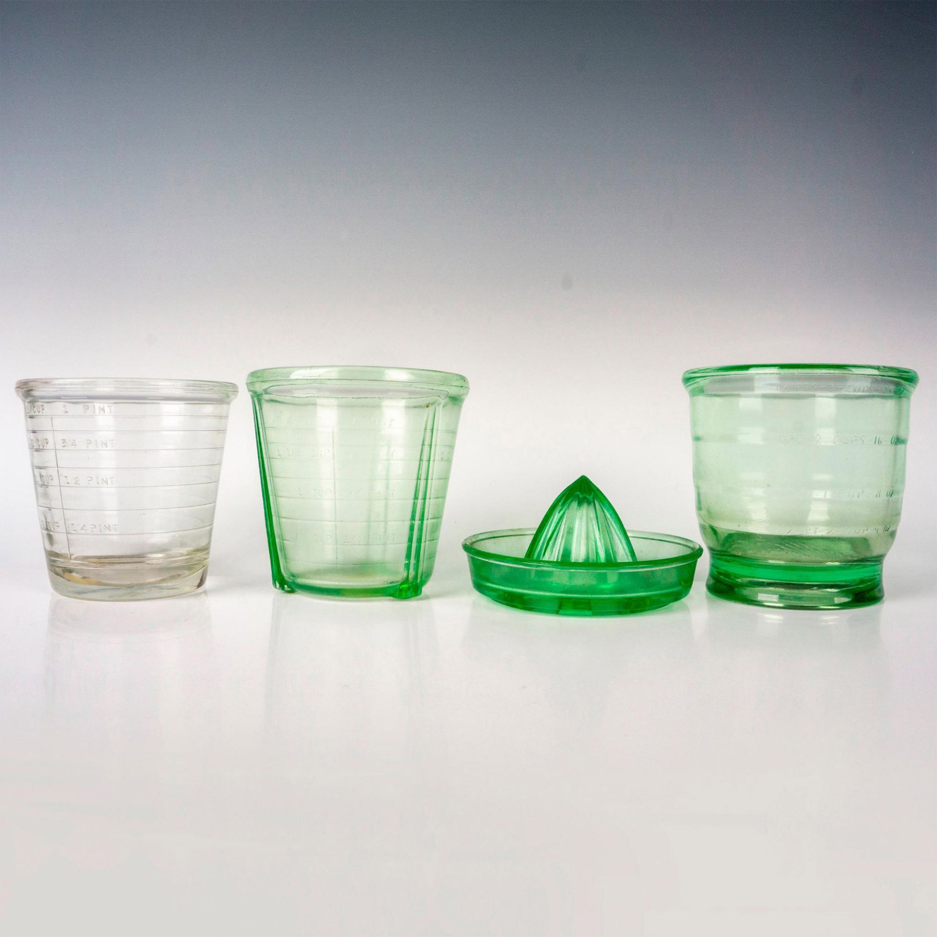 4pc Vintage Glass Measuring Cups + Juicer