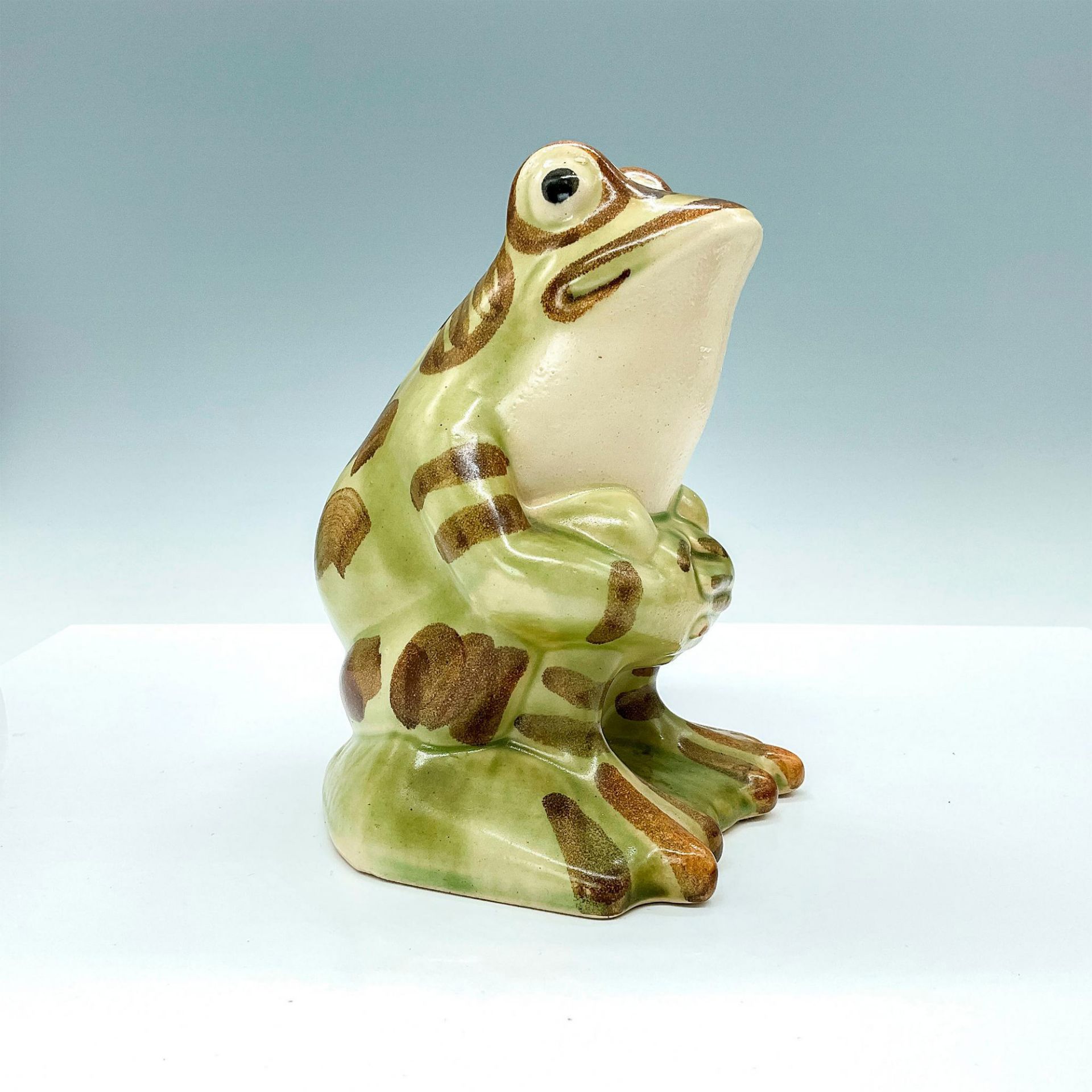 Brush McCoy Pottery Green Sitting Frog Figure