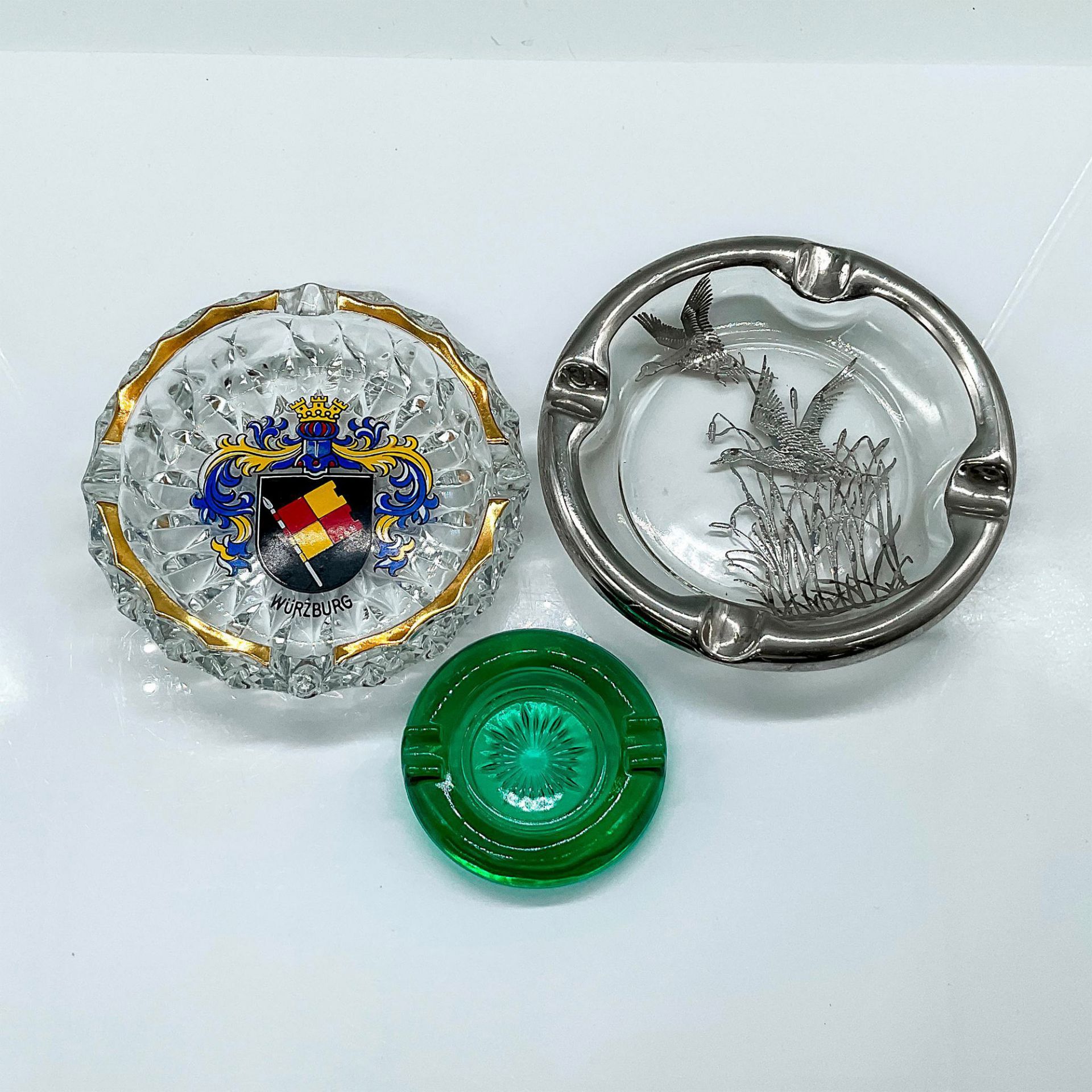 3pc Vintage Glass Ashtrays - Image 2 of 3