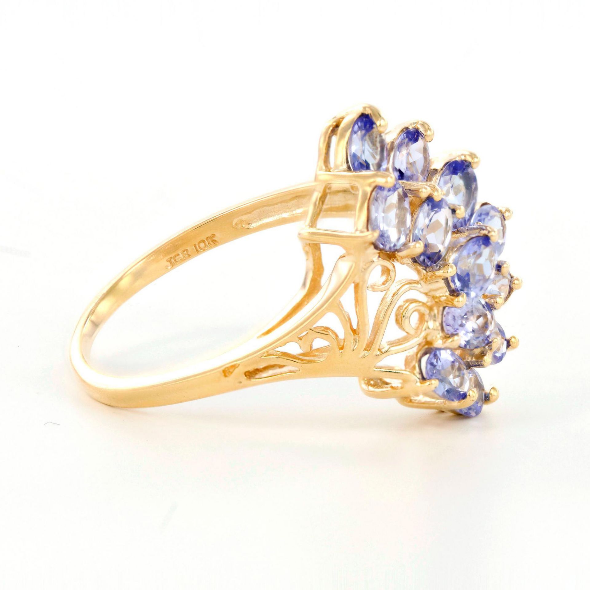 Beautiful 10K Yellow Gold with Lavender Blue Tanzanite Ring - Image 3 of 4