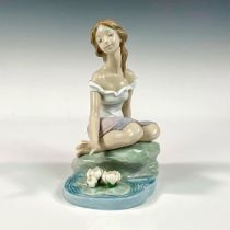 Reflections Of Helena 1007706 - Lladro Porcelain Figurine