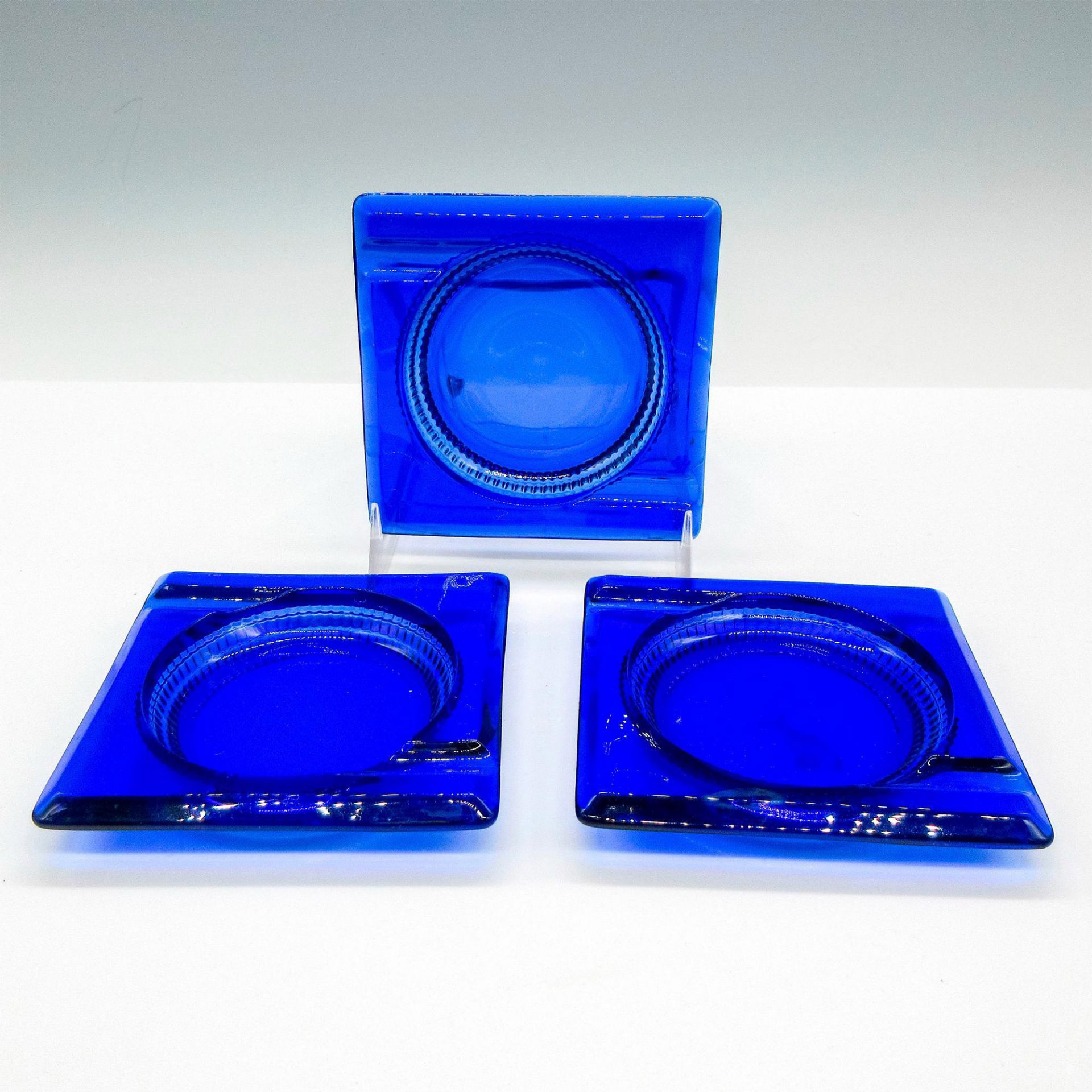 3pc Vintage Duncan Miller Cobalt Blue Ashtrays, Terrace - Bild 2 aus 3