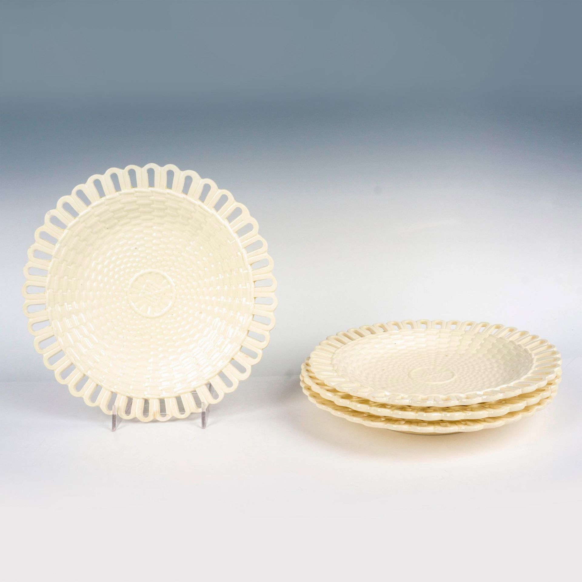 4pc Vintage Basketweave Plates