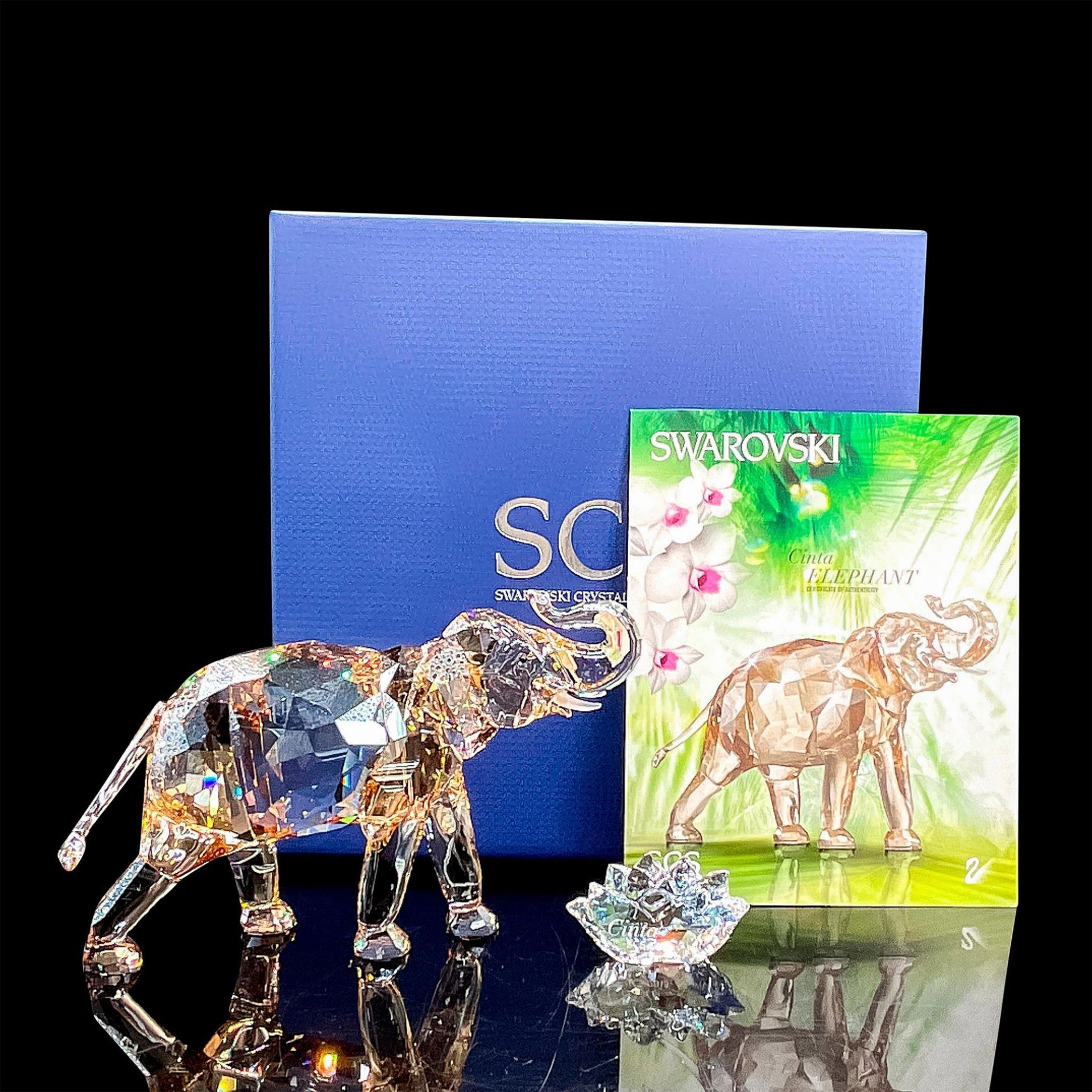 Swarovski Crystal SCS Annual Figurine, Cinta Elephant + Plaque - Image 2 of 6