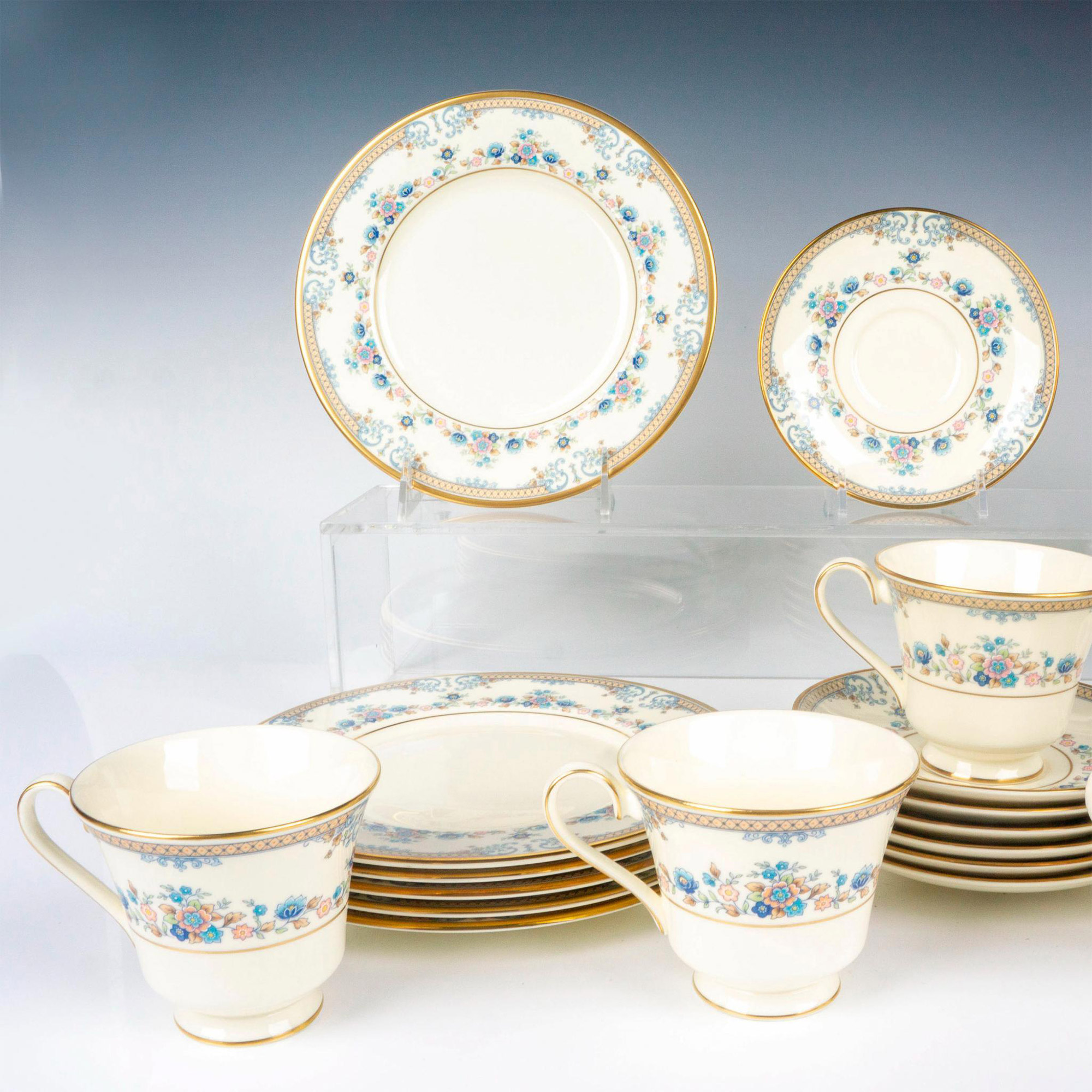 32pc Minton Porcelain Tableware Grouping - Image 2 of 4