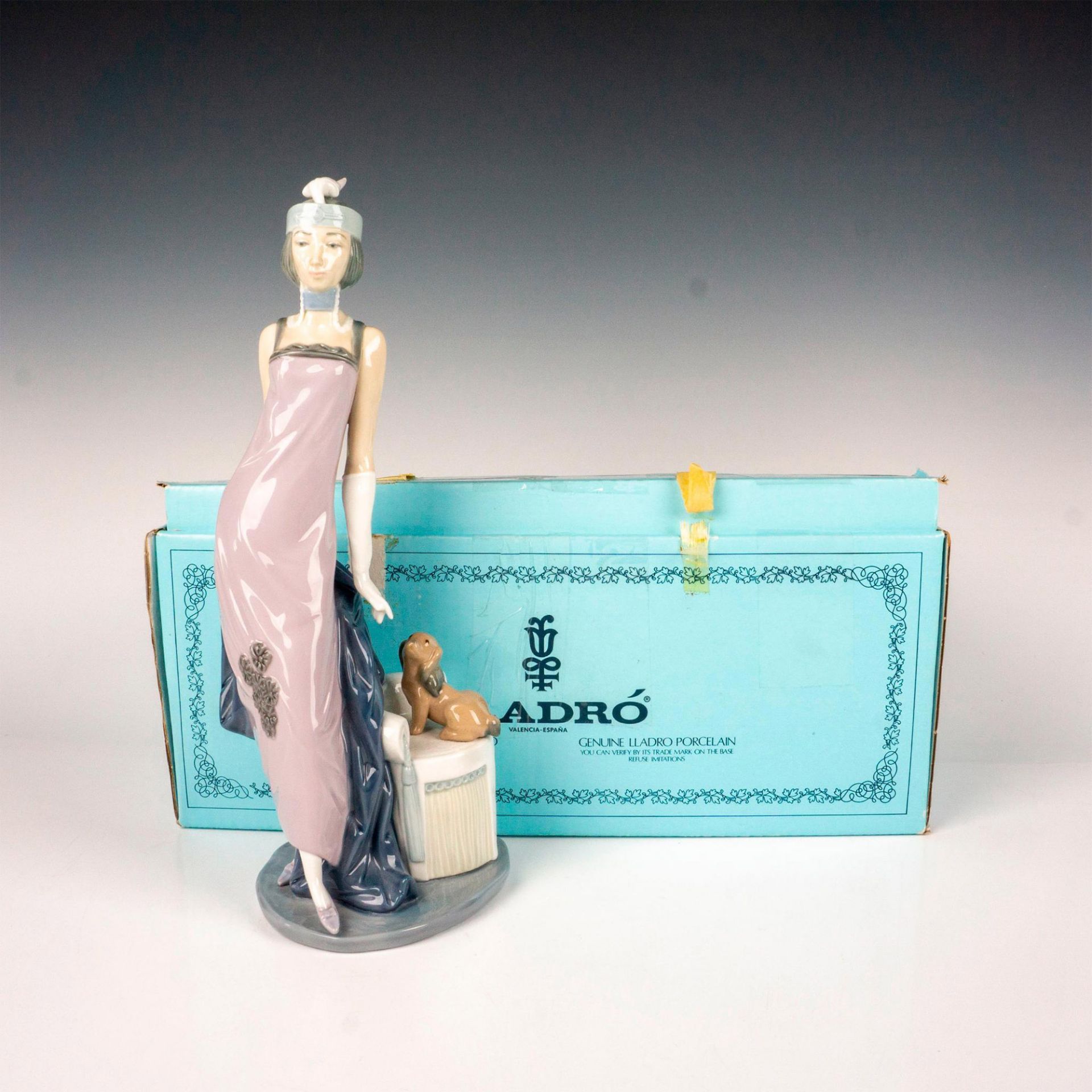 Couplet Lady 1005174 - Lladro Porcelain Figurine - Image 4 of 4