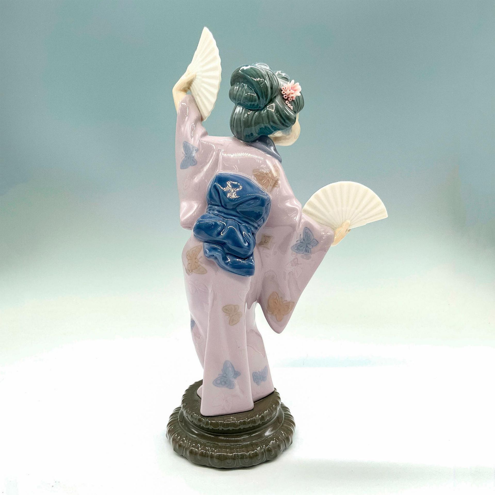 Madame Butterfly 1004991 - Lladro Porcelain Figurine - Image 2 of 3