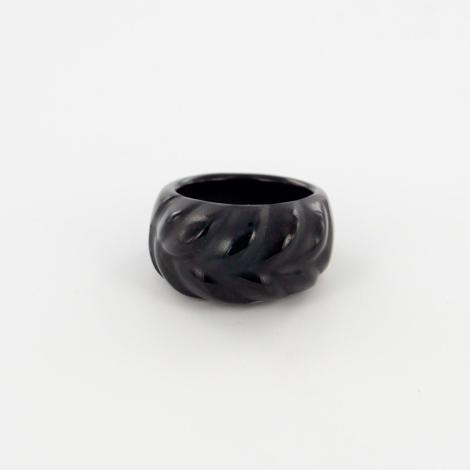 Lalique Black Carved Glass Ring - Image 5 of 8