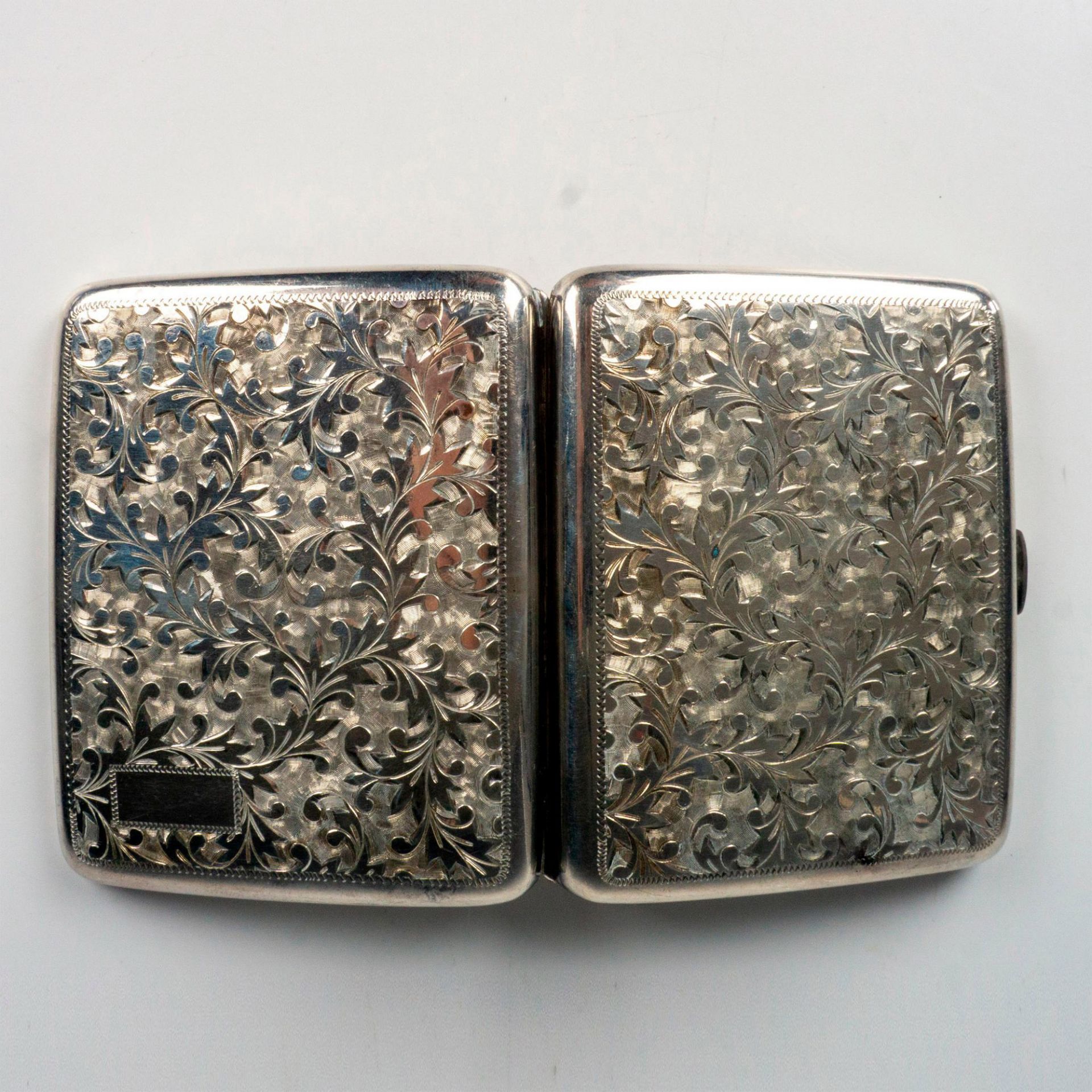 Sterling Silver Cigarette Case, Leaves and Scroll Motif - Image 3 of 3