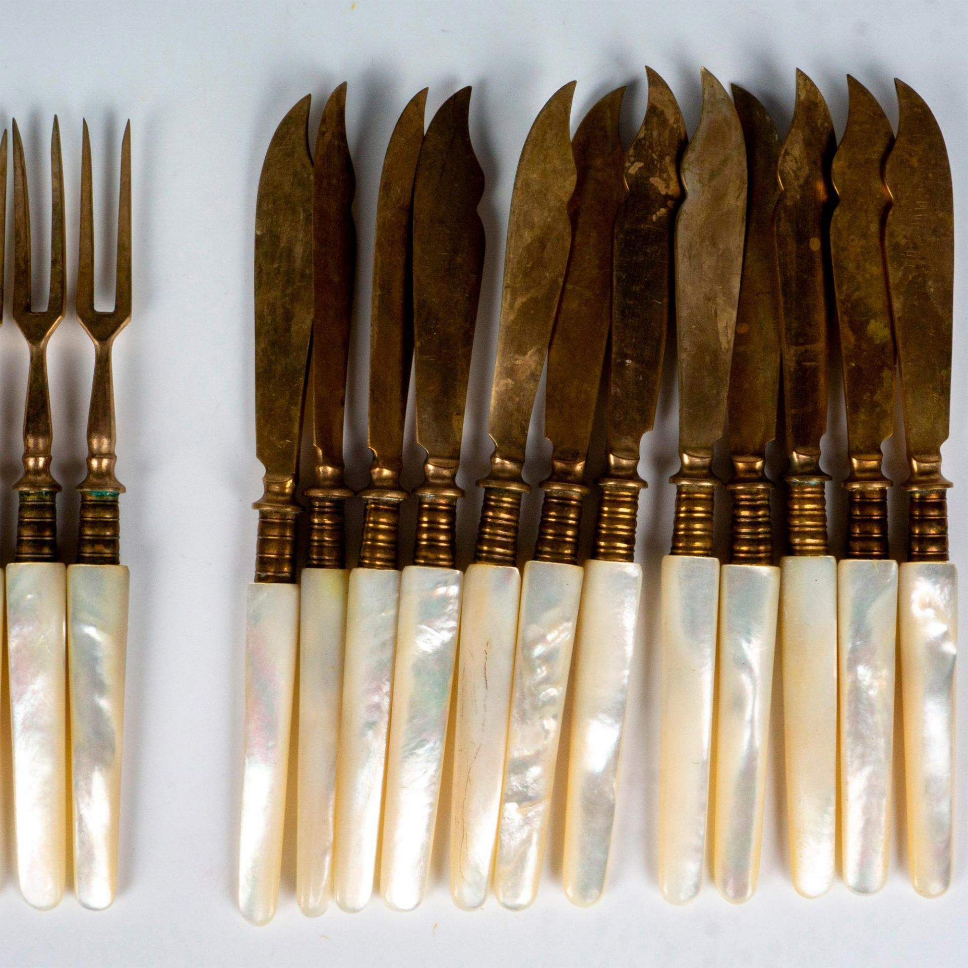 24pc Mother of Pearl Cheese Fork + Knives - Image 2 of 3