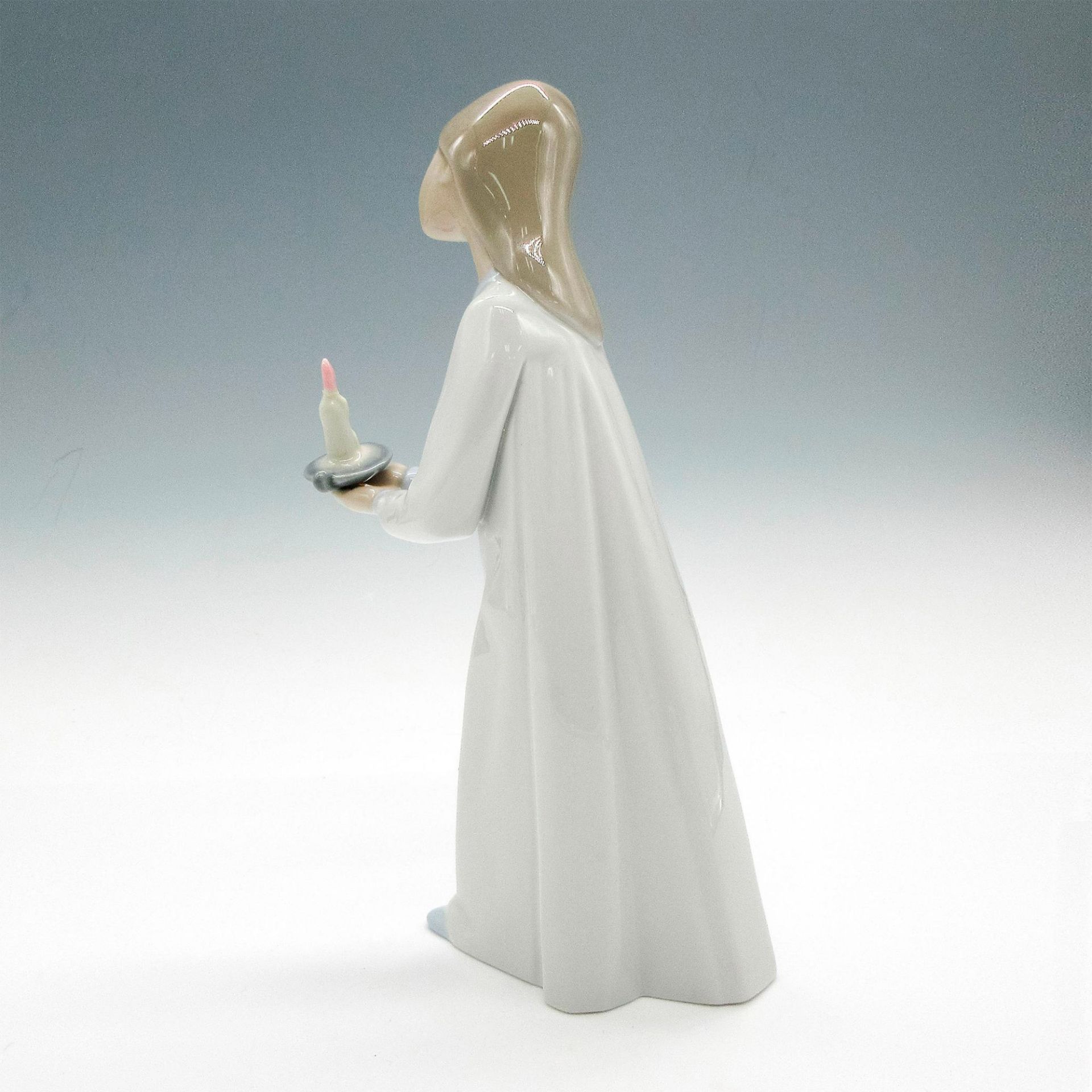 Girl with Candle 1004868 - Lladro Porcelain Figurine - Image 2 of 3