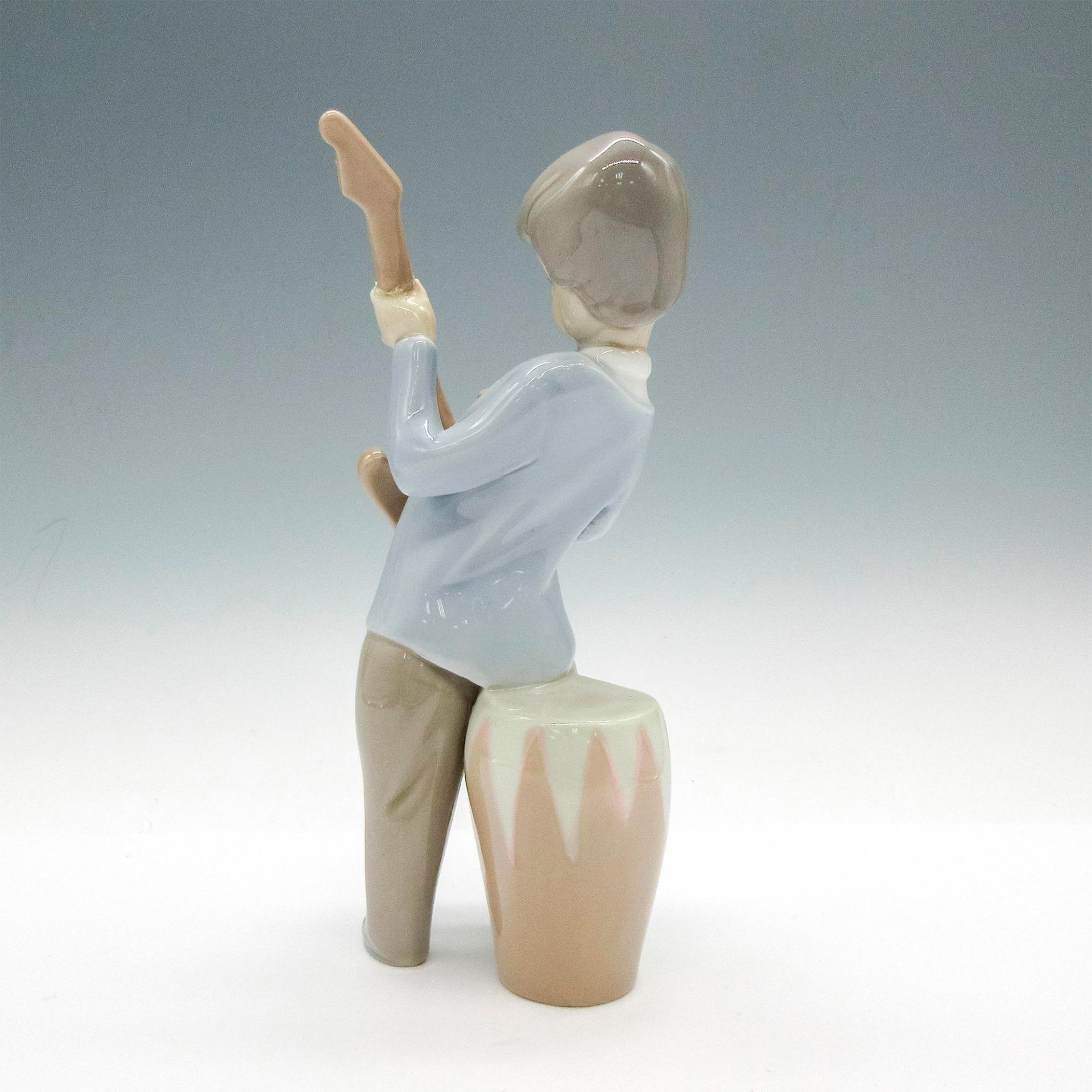 Boy With Guitar 1004614 - Lladro Porcelain Figurine - Image 2 of 3