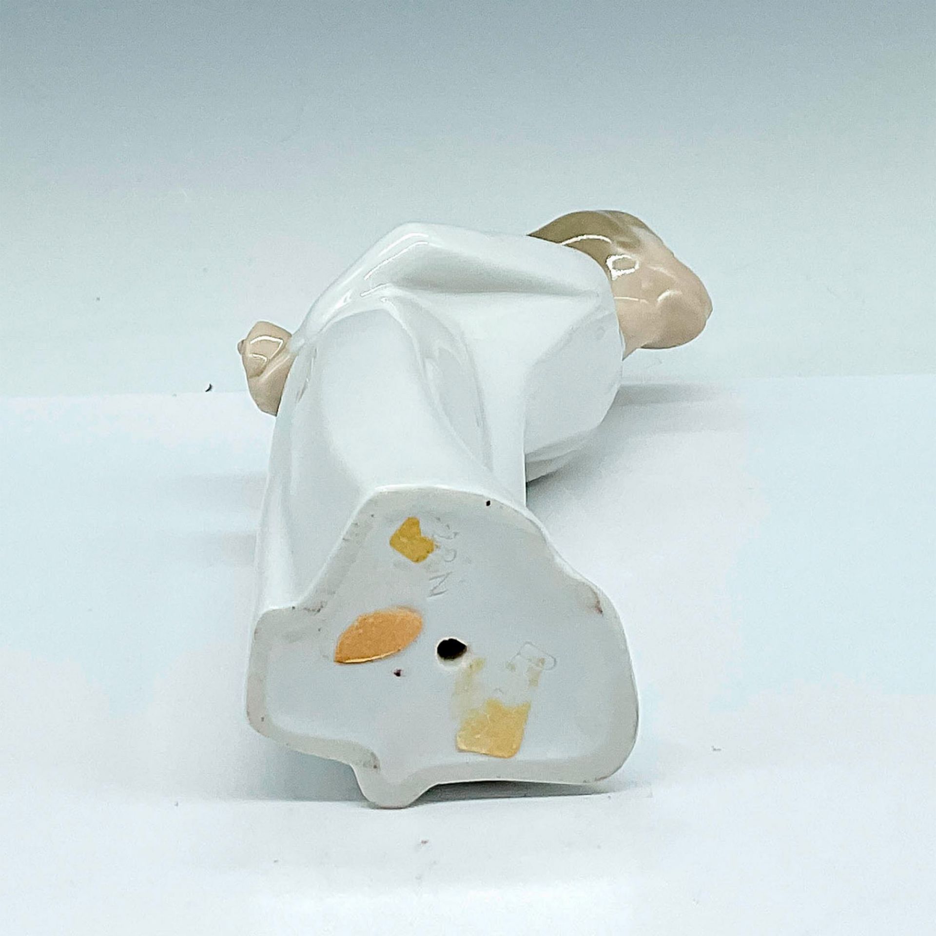 Boy Kissing 1004869 - Lladro Porcelain Figurine - Image 3 of 3