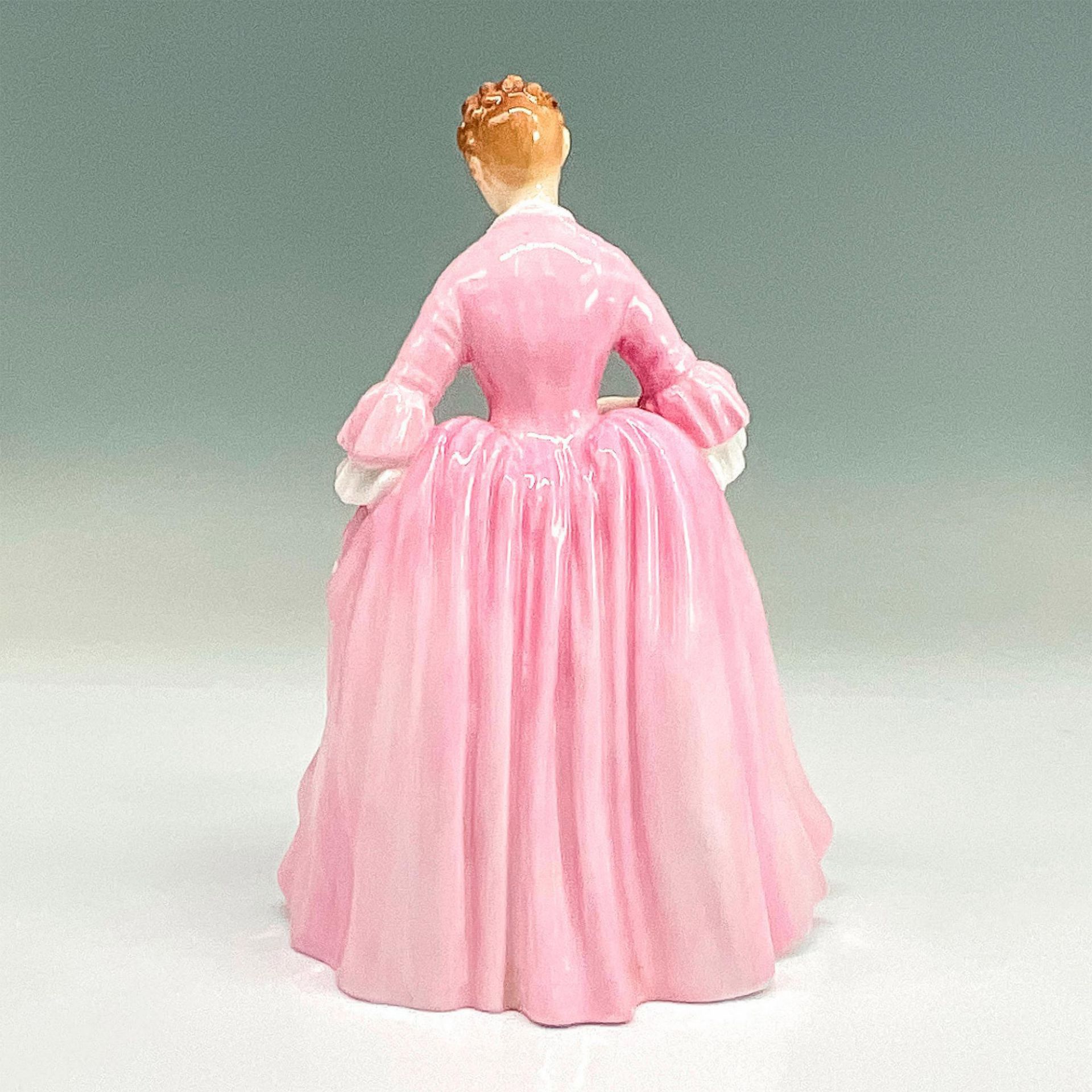 Hostess from Williamsburg - HN2209 - Royal Doulton Figurine - Image 2 of 3