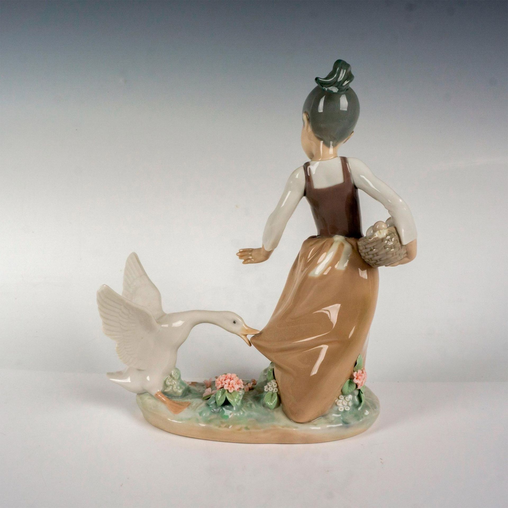 Aggressive Goose 1001288 - Lladro Porcelain Figurine - Image 2 of 3