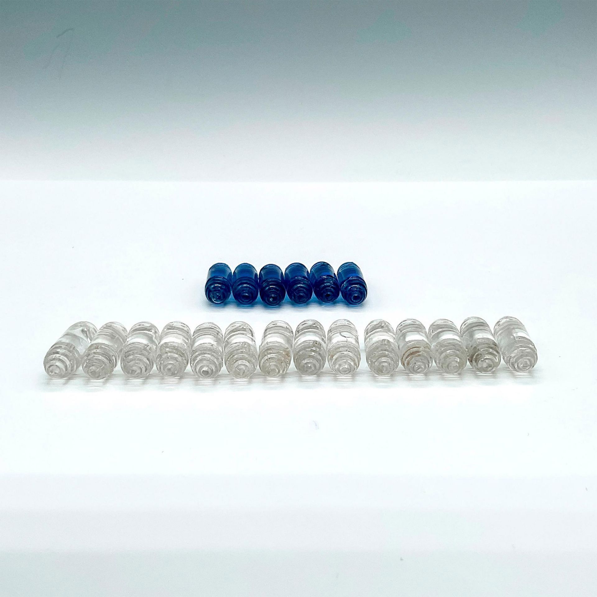 20pc Rene Lalique Glass Bracelet Beads, Renaissance - Image 2 of 2