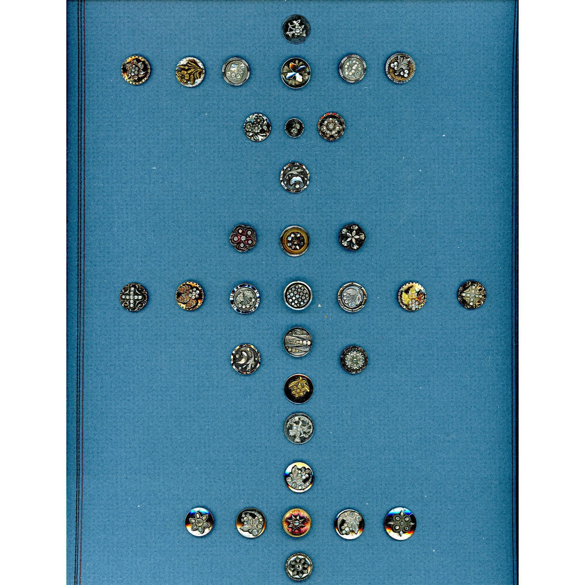 5 Cards of Div 1 & 3 Assorted Metal Buttons - Bild 4 aus 5