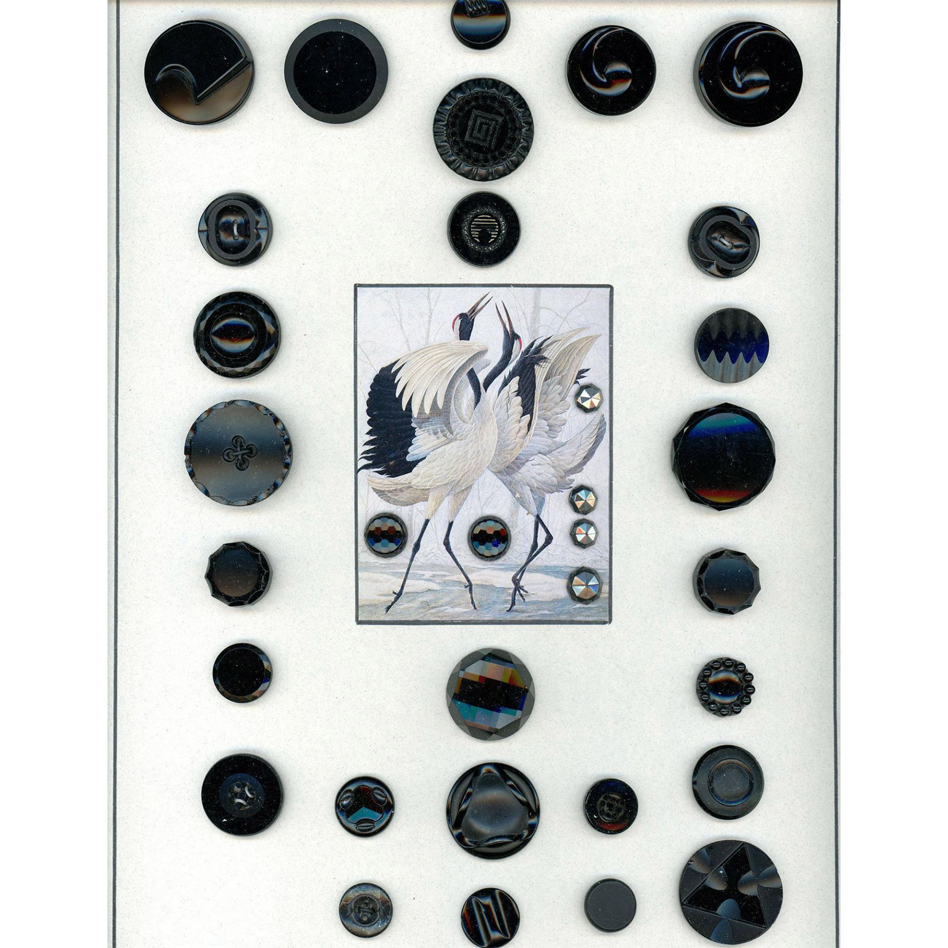 2 Cards of Assorted Div 1 & 3 Black Glass Buttons - Bild 3 aus 3