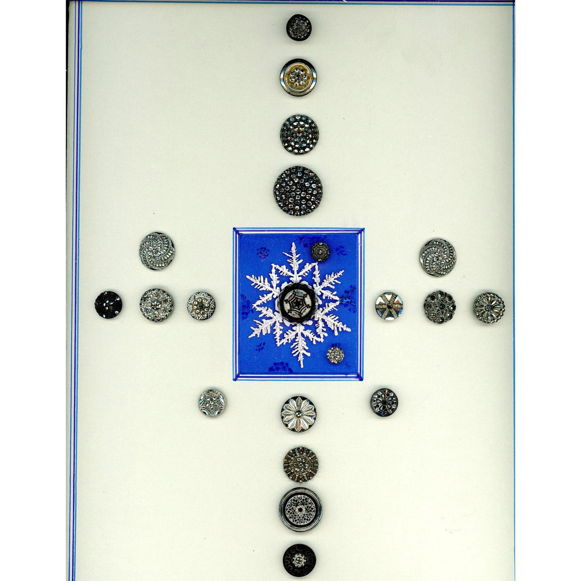 4 Cards of Assorted Div 1 & 3 Black Glass Buttons - Bild 4 aus 4