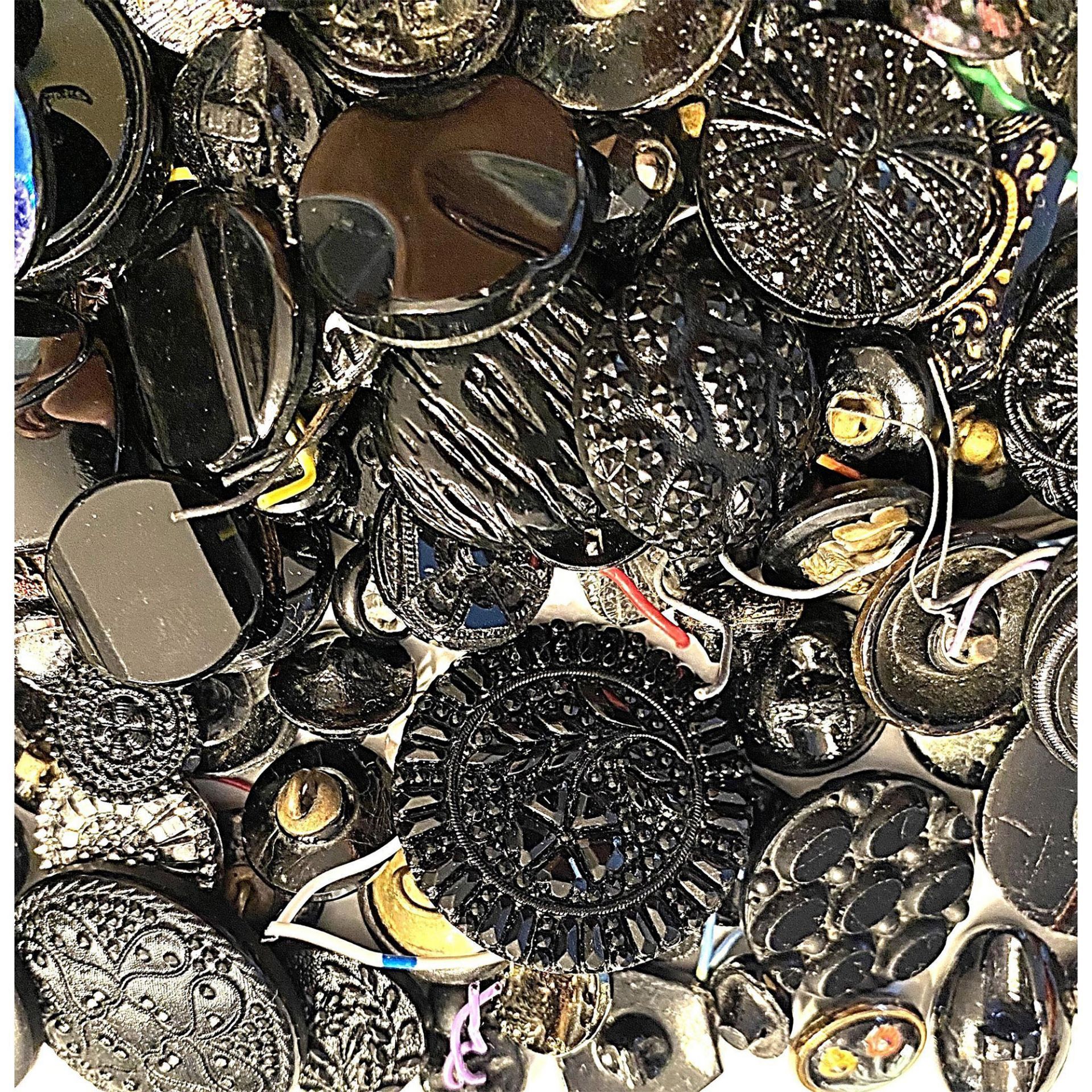 A Bag Lot of Black Glass Buttons - Image 3 of 5