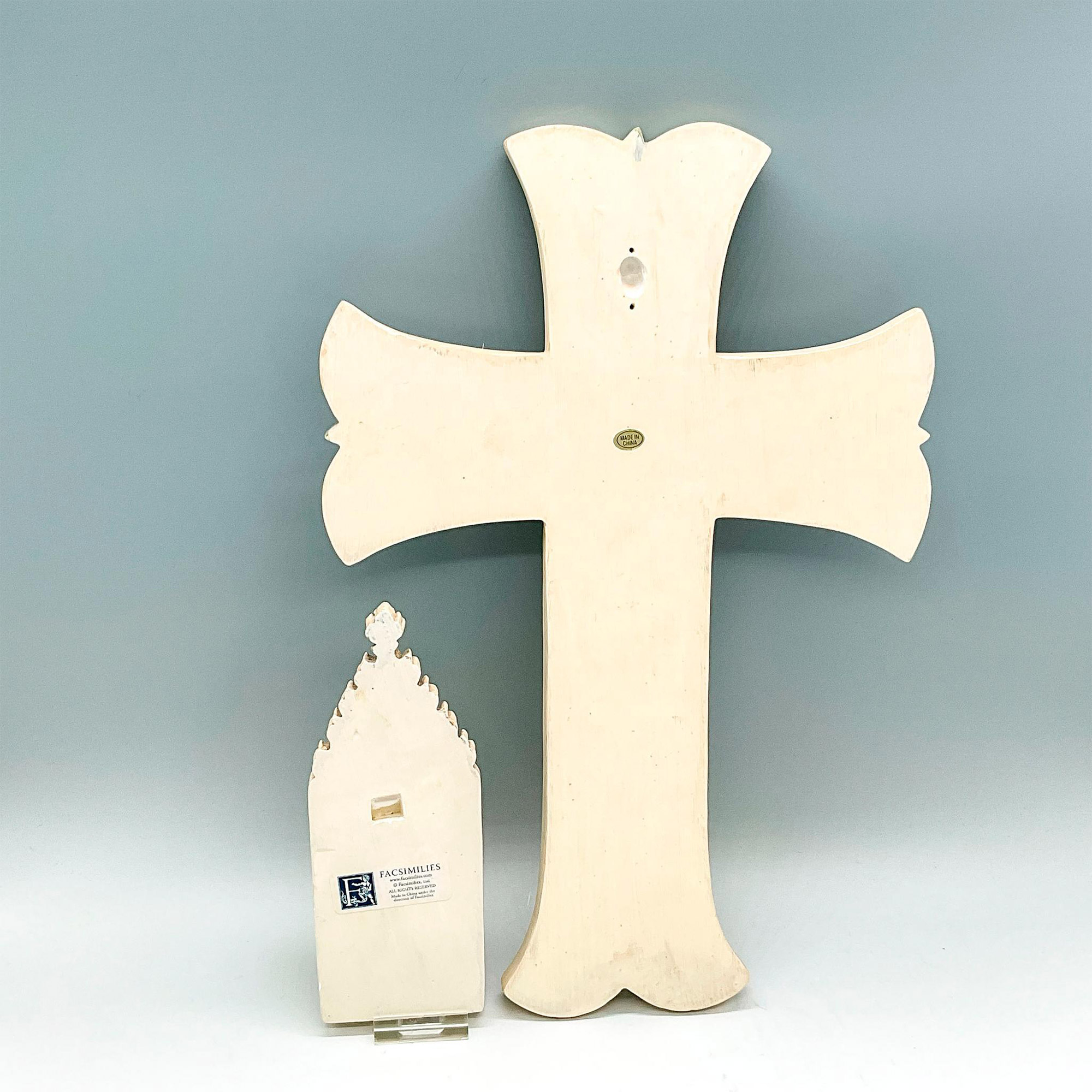 2pc Christian Cross and Mother Mary and Baby Jesus Plaque - Image 2 of 2