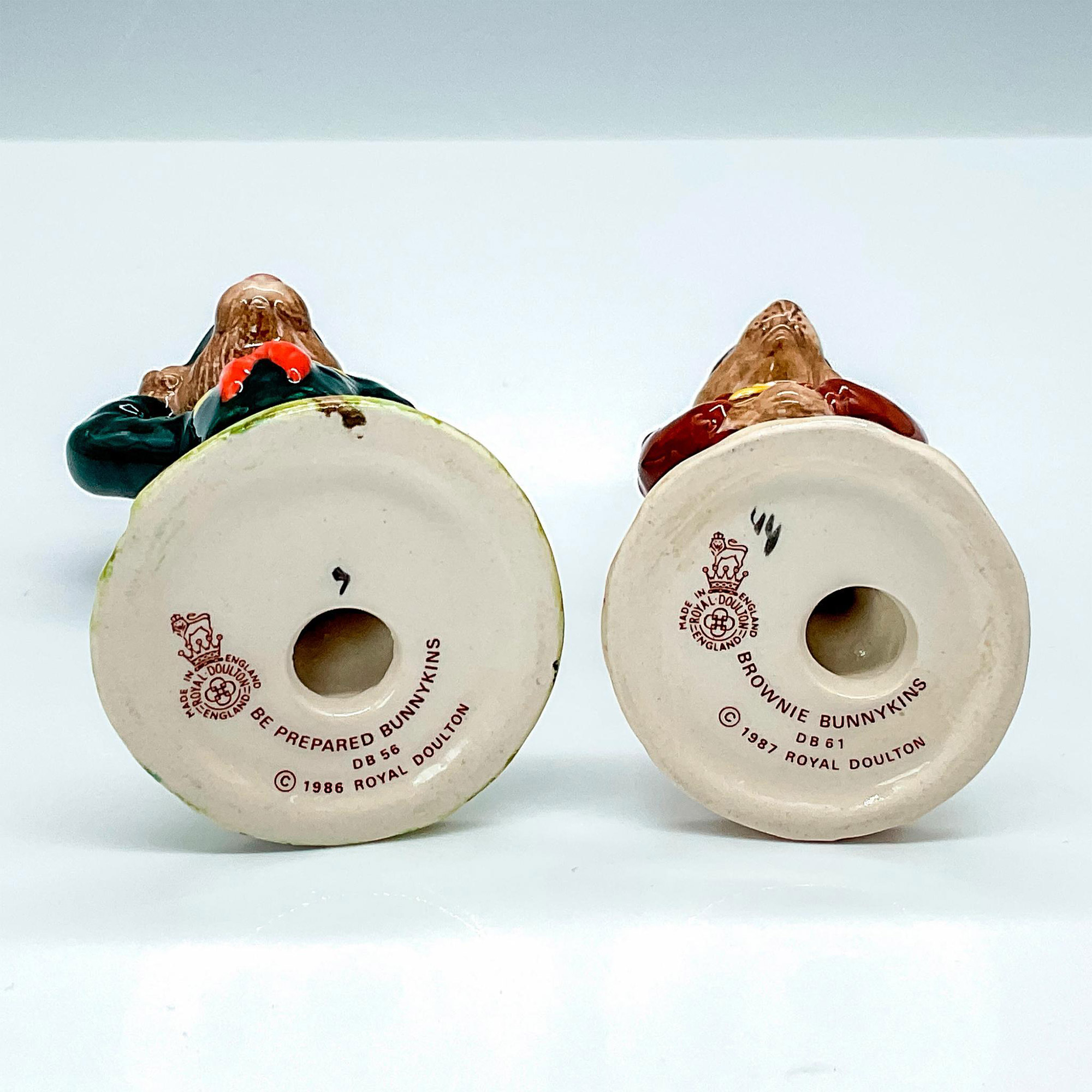 2pc Royal Doulton Bunnykins, Scout Grouping - Image 3 of 3