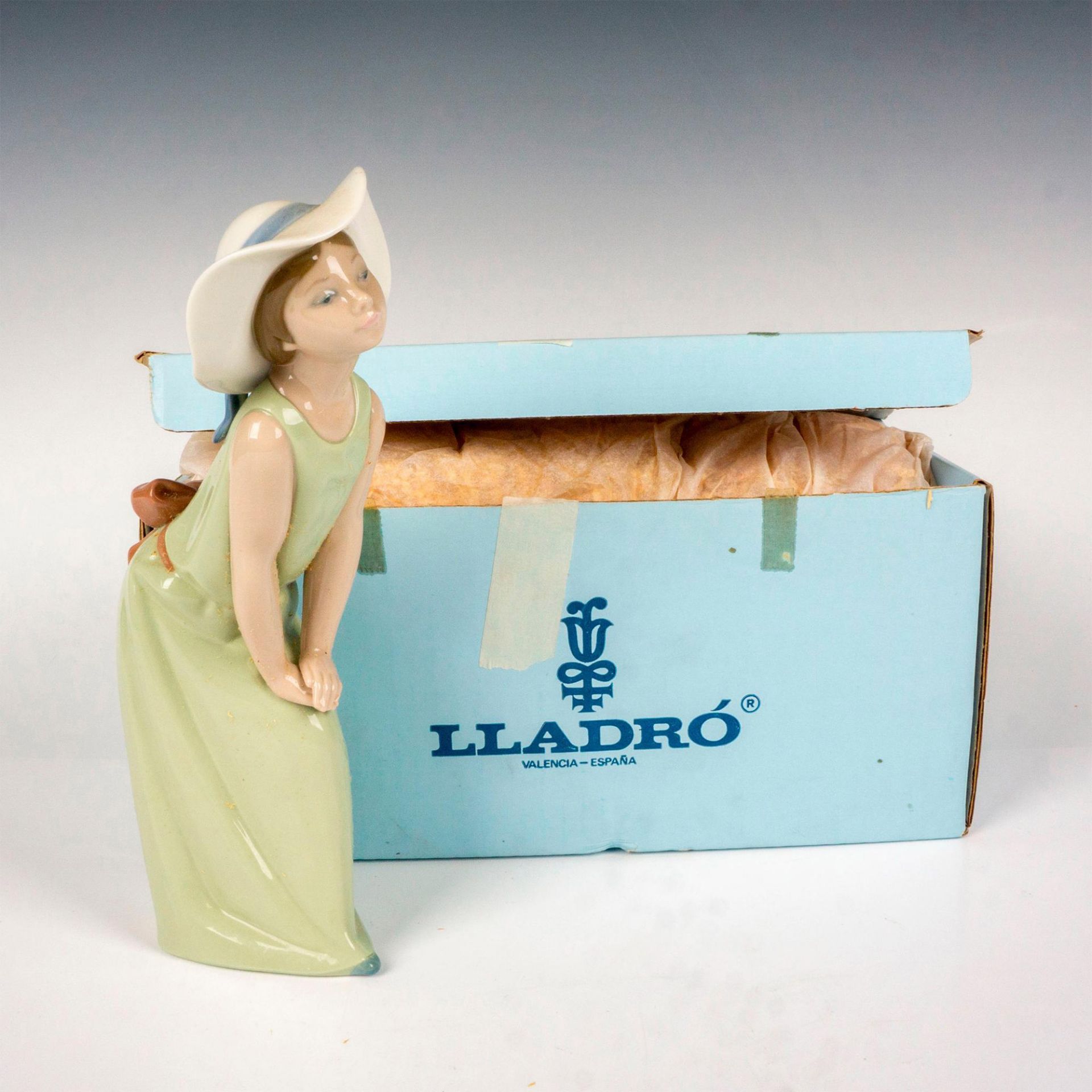 Curious 1005009 - Lladro Porcelain Figurine - Image 4 of 4