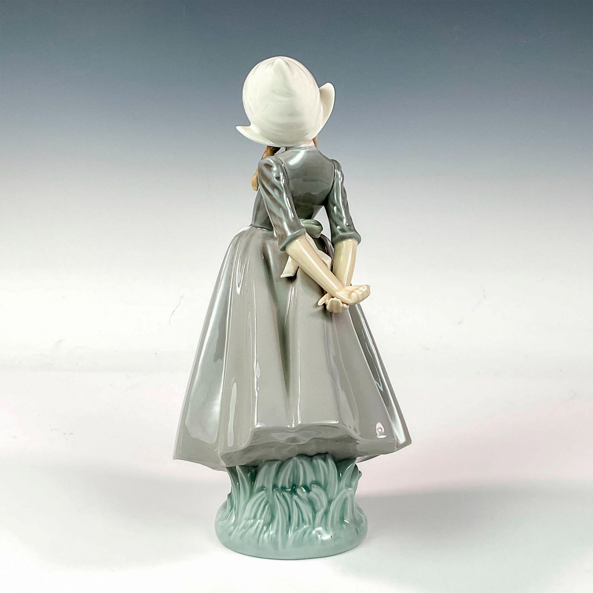 Dutch Girl, Kristina 1005062 - Lladro Porcelain Figurine - Image 2 of 3