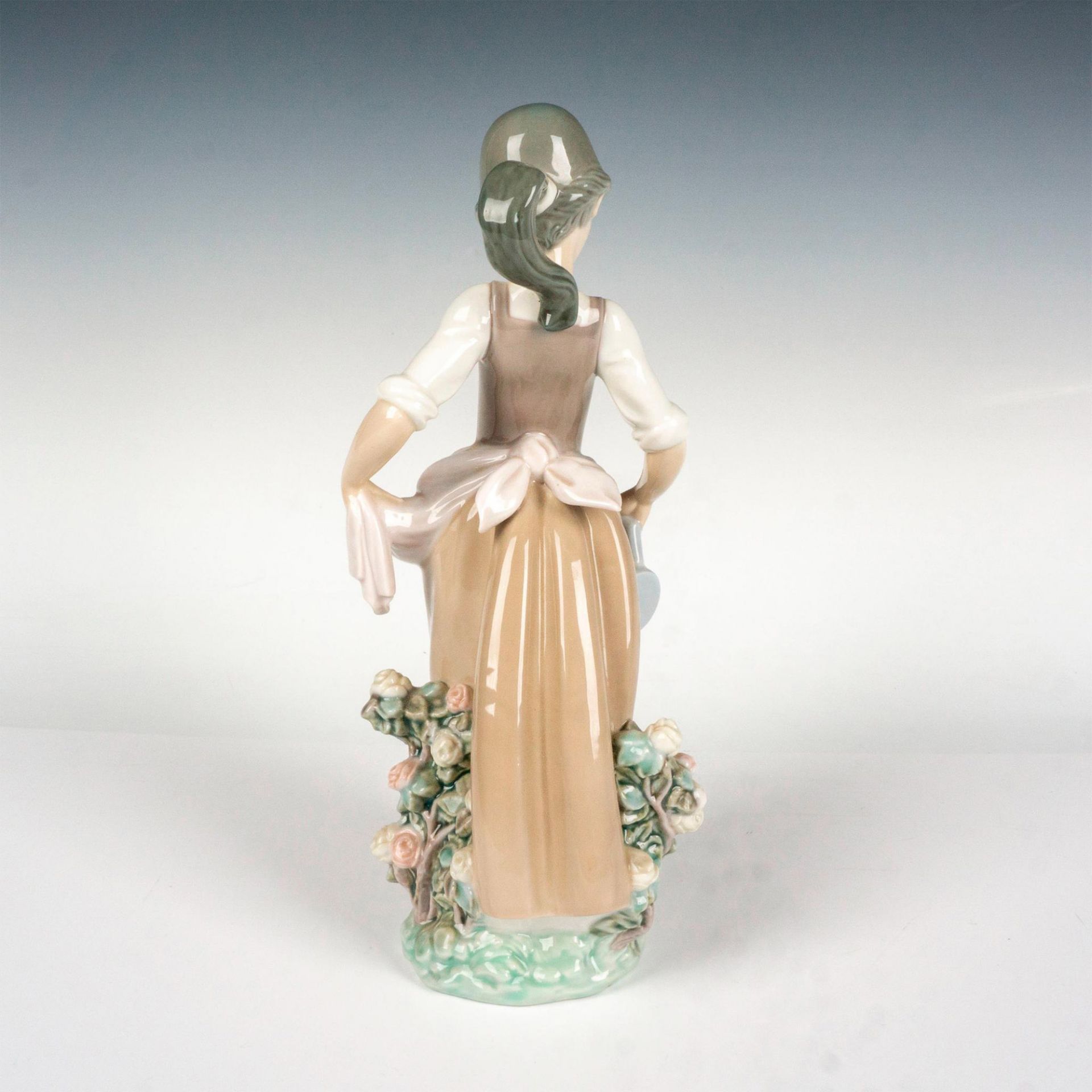 Girl With Watering Can 1001339 - Lladro Porcelain Figurine - Image 2 of 3