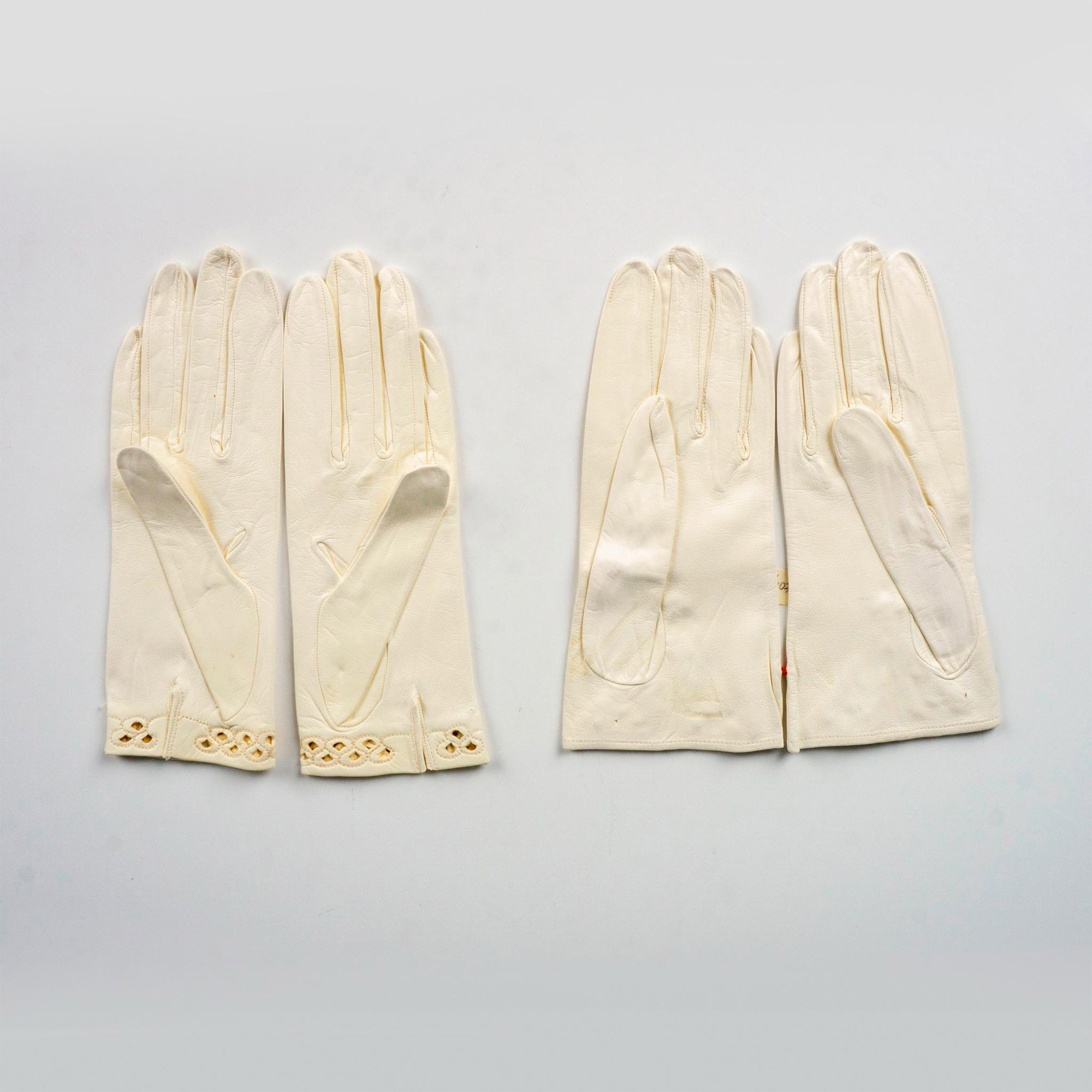 2pc Vintage Leather Wrist Gloves - Image 2 of 3