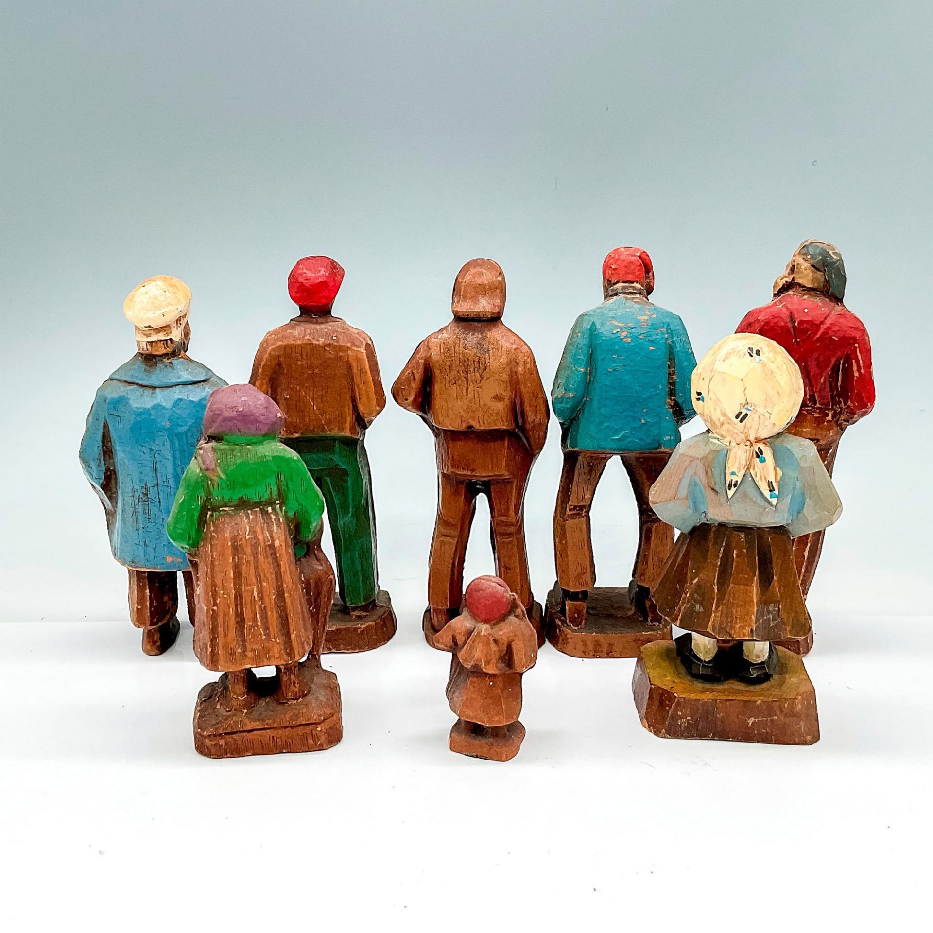 8pc Vintage Folk Art Figurines, Villagers Carved and Cast - Bild 2 aus 3