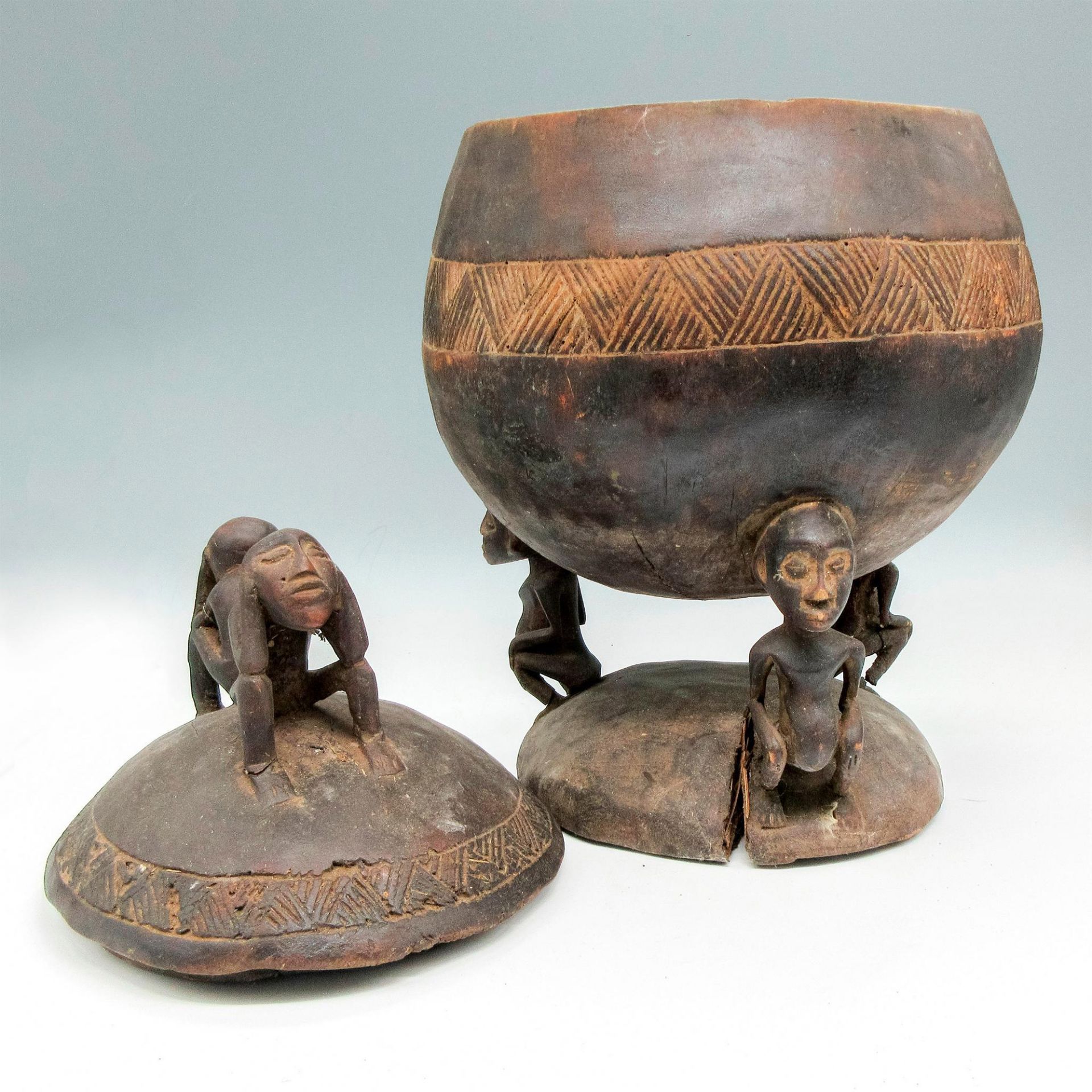 Vintage African Carved Wooden Lidded Medicine Bowl - Image 3 of 4