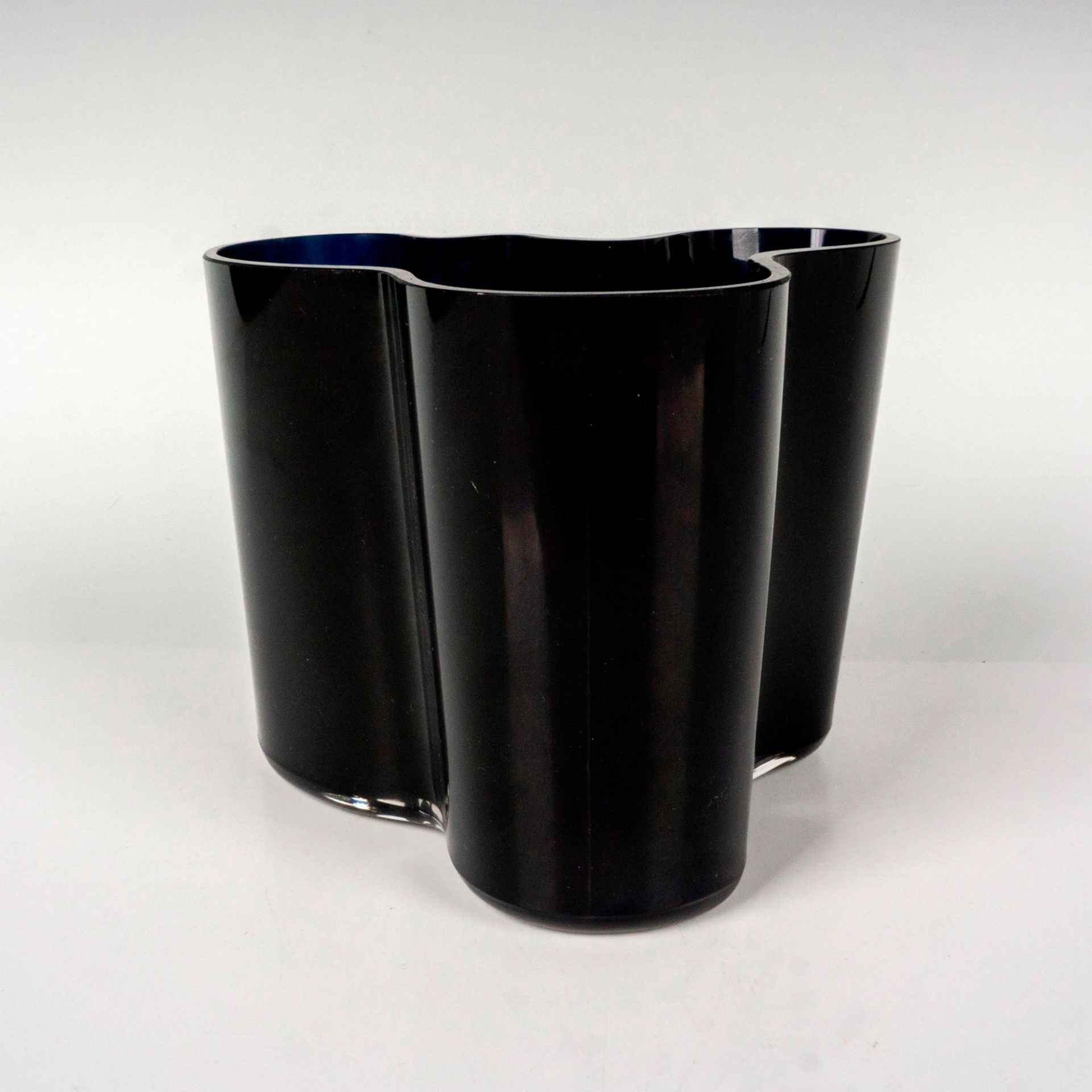 Alvar Aalto Glass Vase - Image 2 of 3