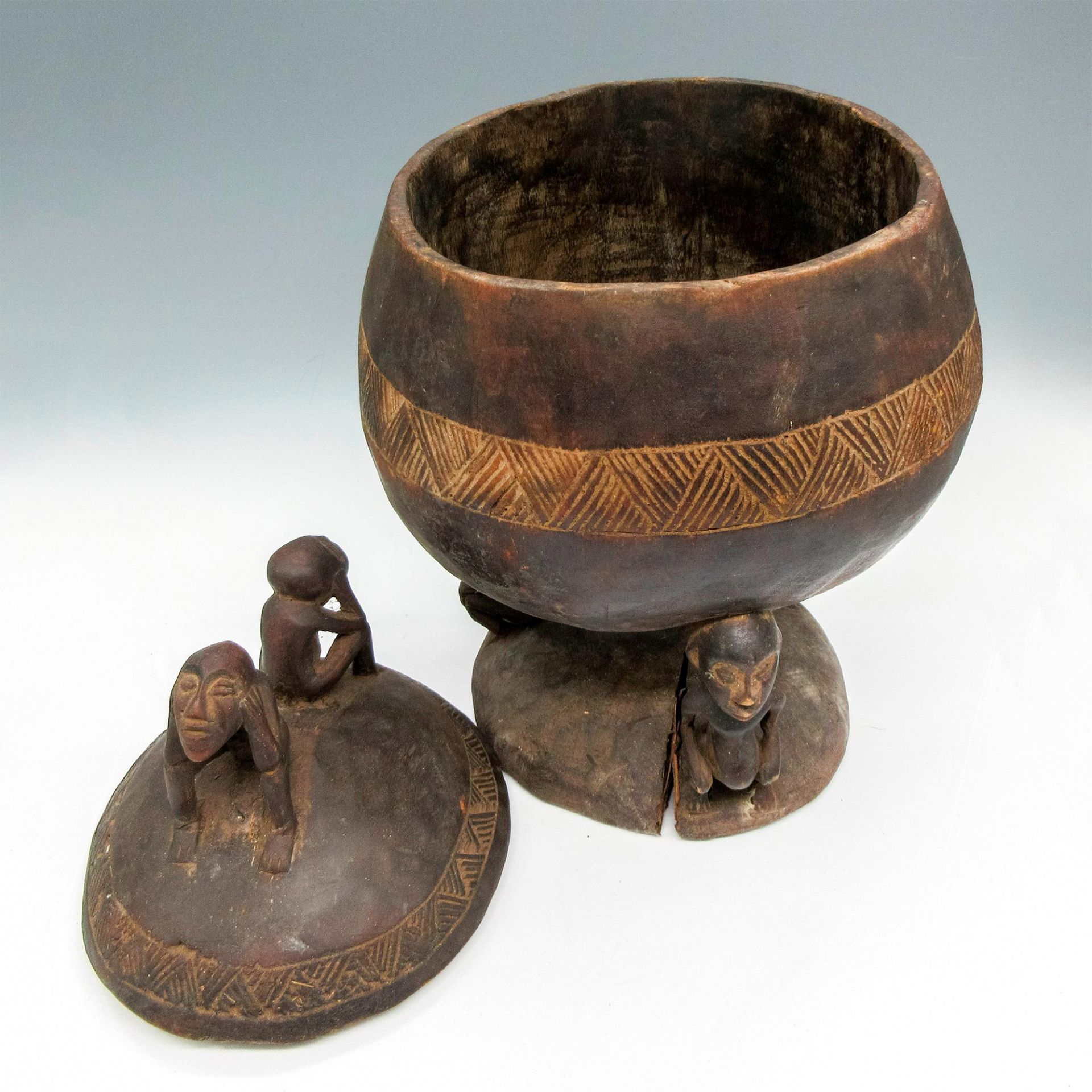 Vintage African Carved Wooden Lidded Medicine Bowl - Image 4 of 4
