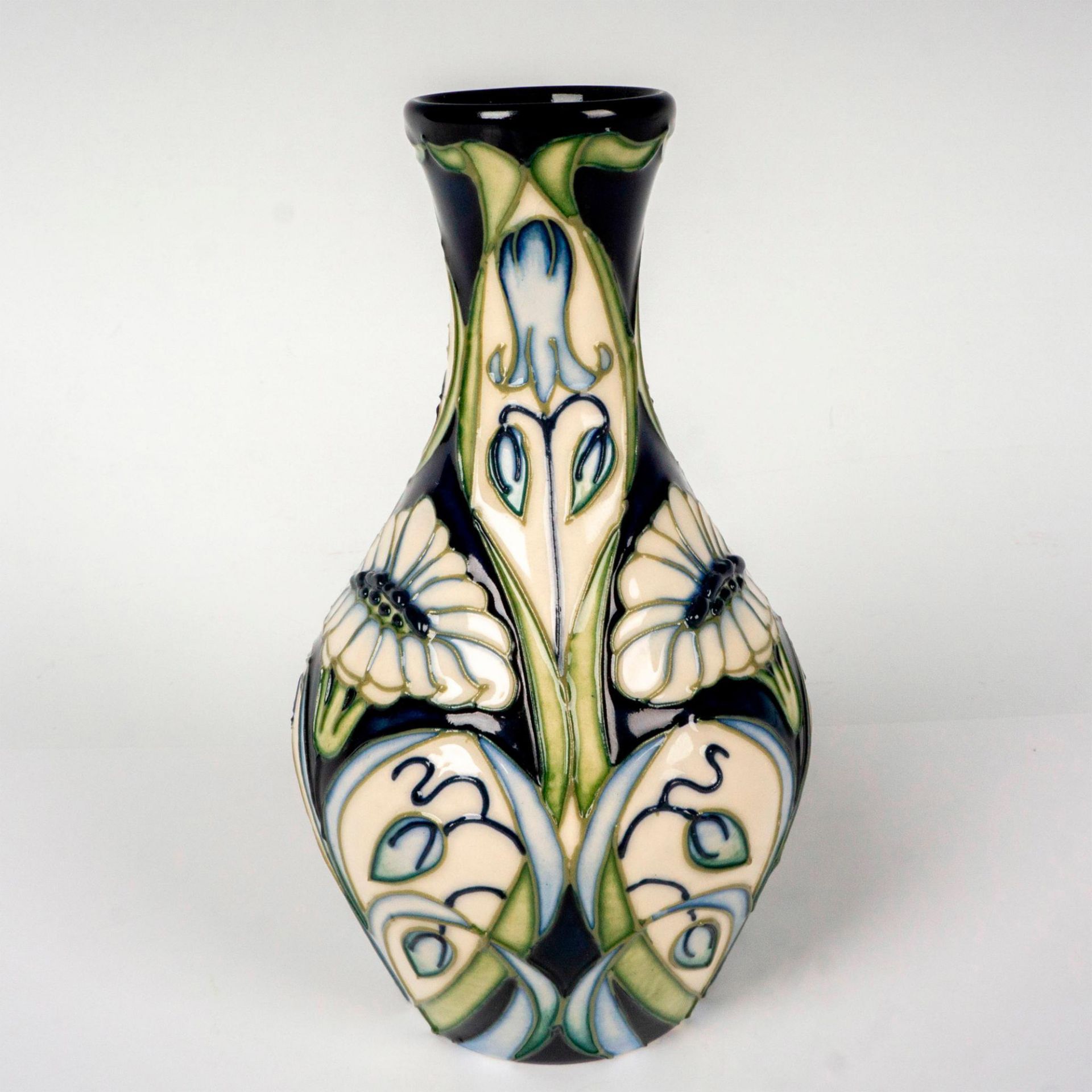 Moorcroft Pottery Rain Daisy Vase - Image 2 of 3