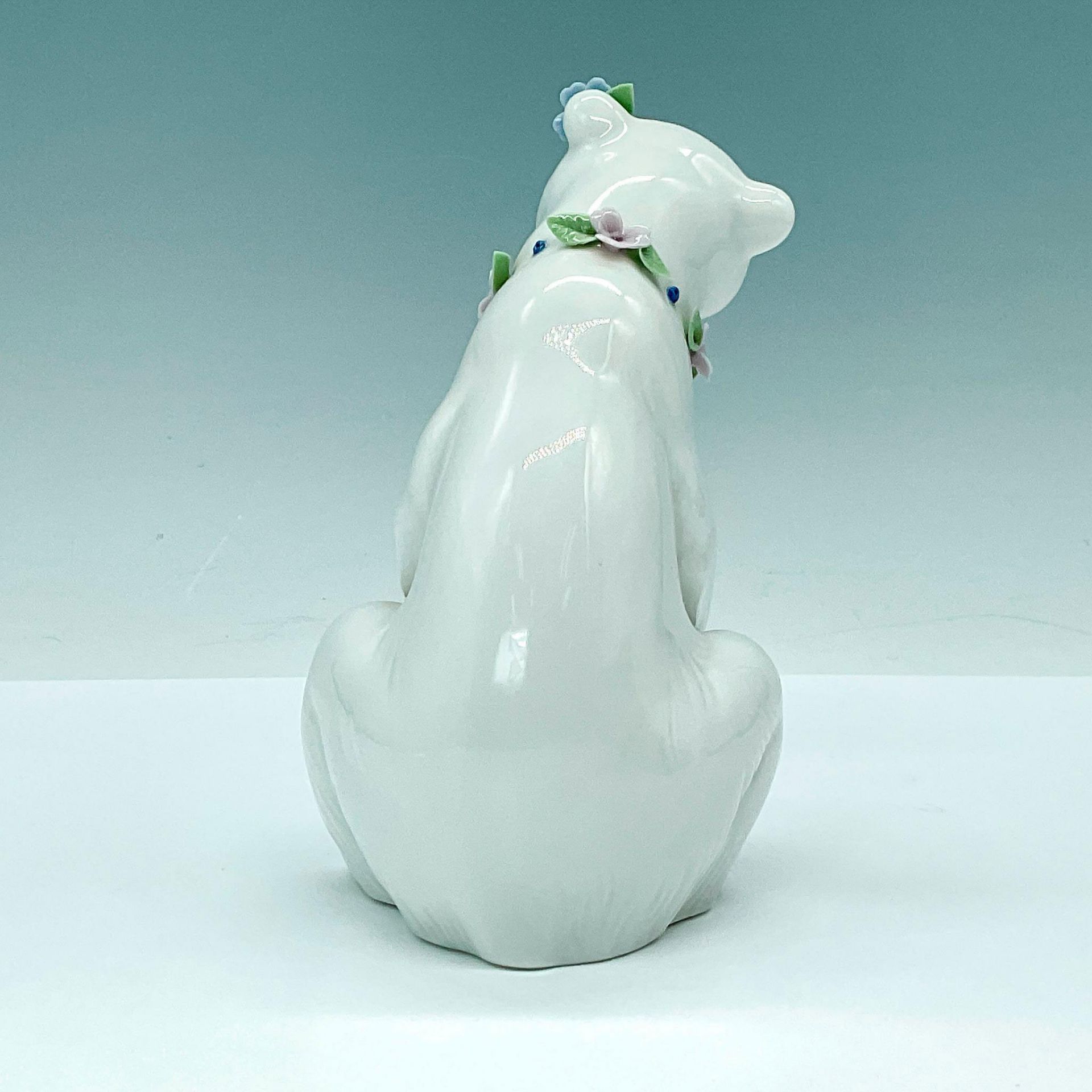 Polar Bear Resting with Flowers 1006355 - Lladro Figurine - Bild 2 aus 3