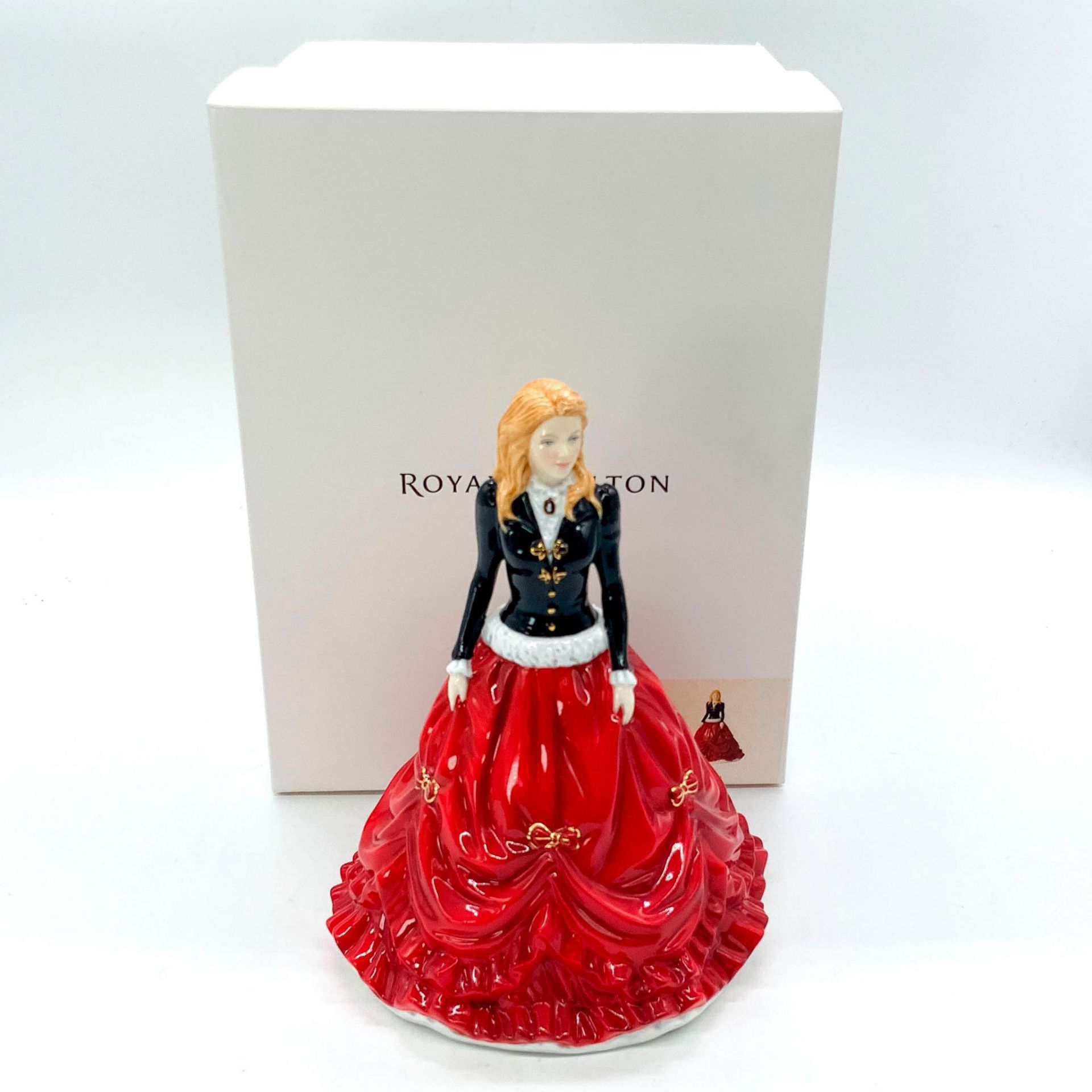 Festive Stroll 2017 Christmas Day Petite of the Year - HN5854 - Royal Doulton Figurine - Image 2 of 4