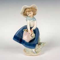 Pretty Pickings 1005222 - Lladro Porcelain Figurine