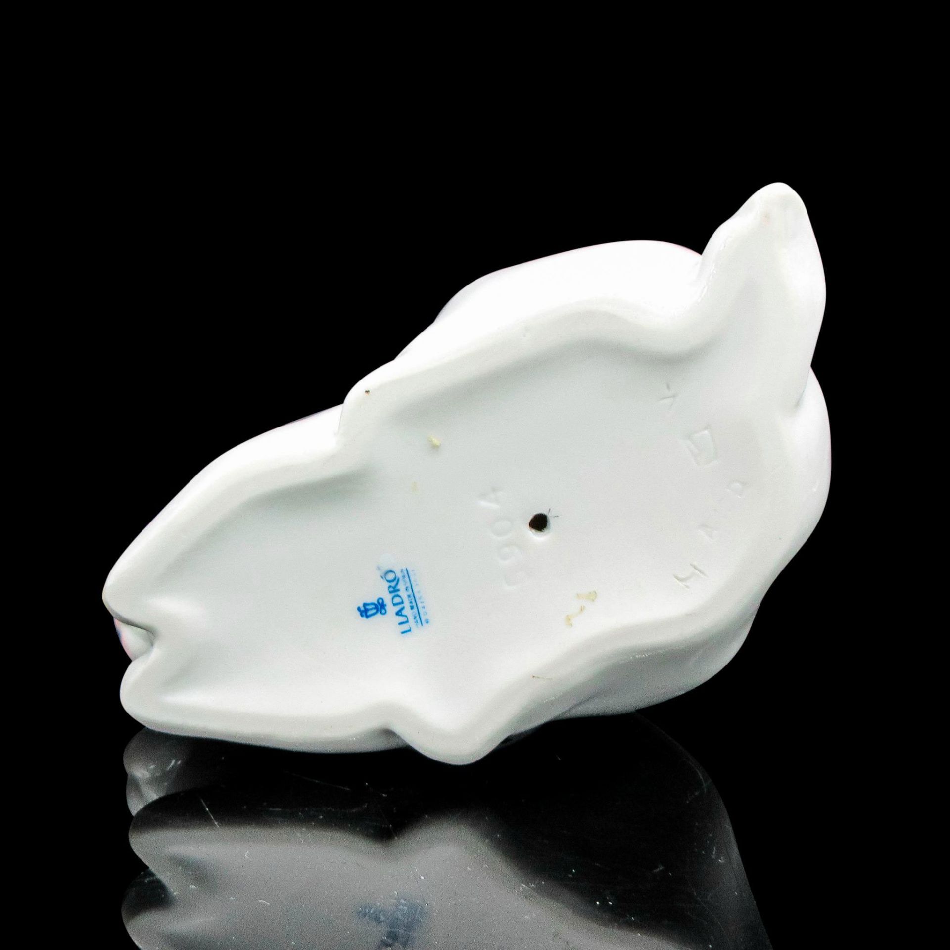 Sleeping Bunny 1005904 - Lladro Porcelain Figurine - Image 3 of 3