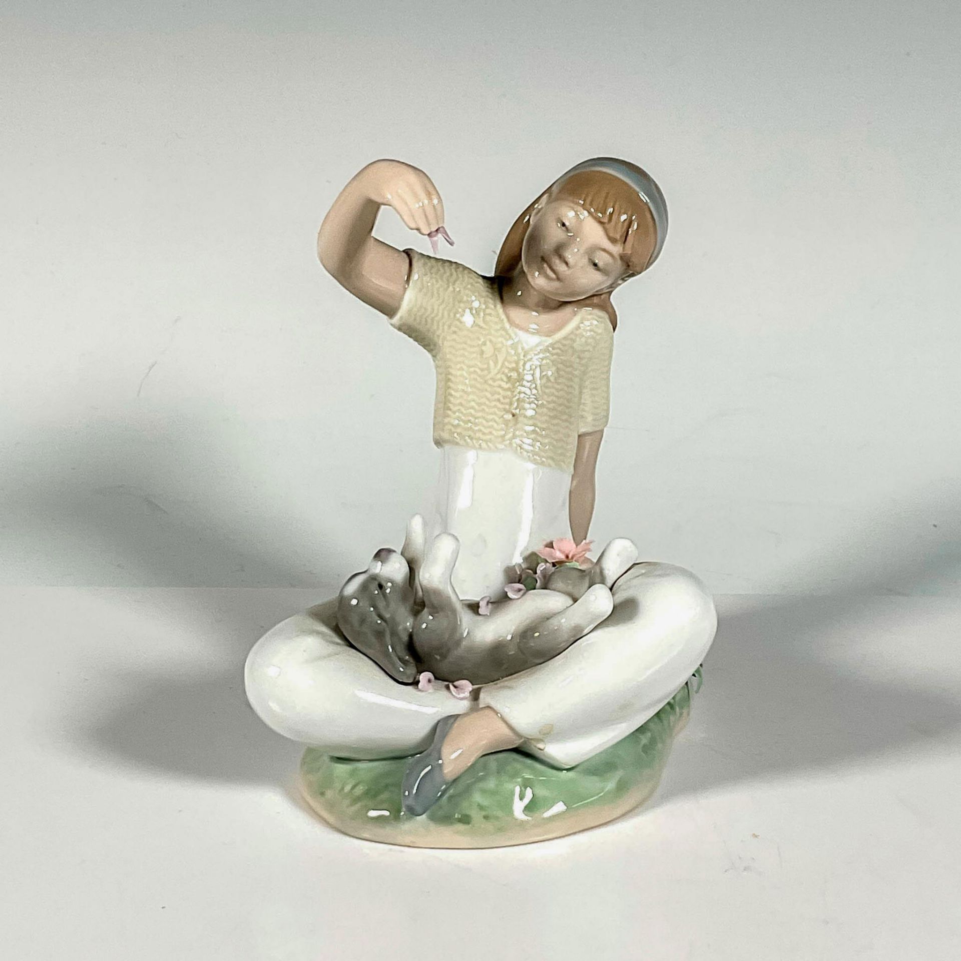 Playtime With Petals 1007711 - Lladro Porcelain Figurine