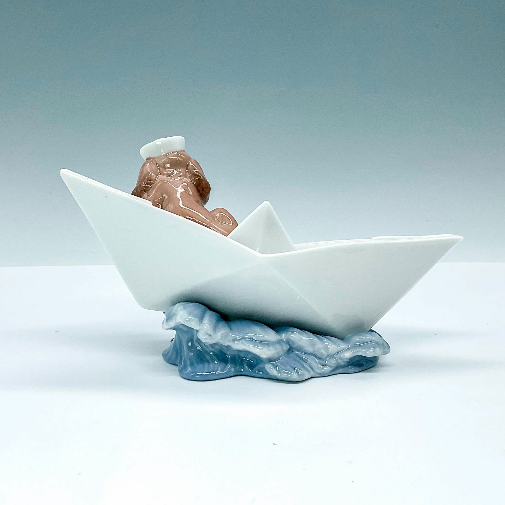 Little Stowaway - Lladro Porcelain Figurine - Image 2 of 3